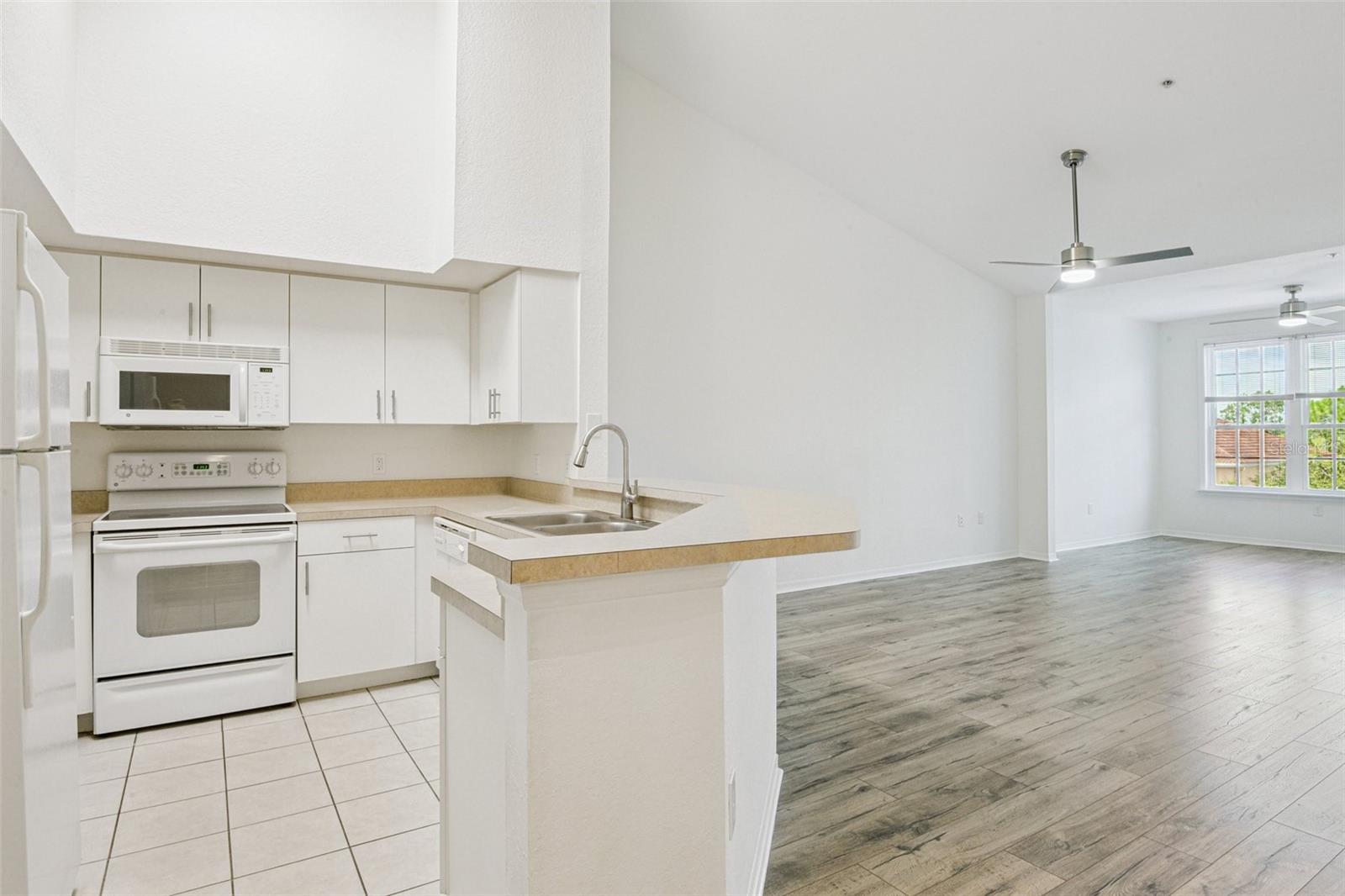 Image 12 of 39 For 4140 Central Sarasota Parkway 1233