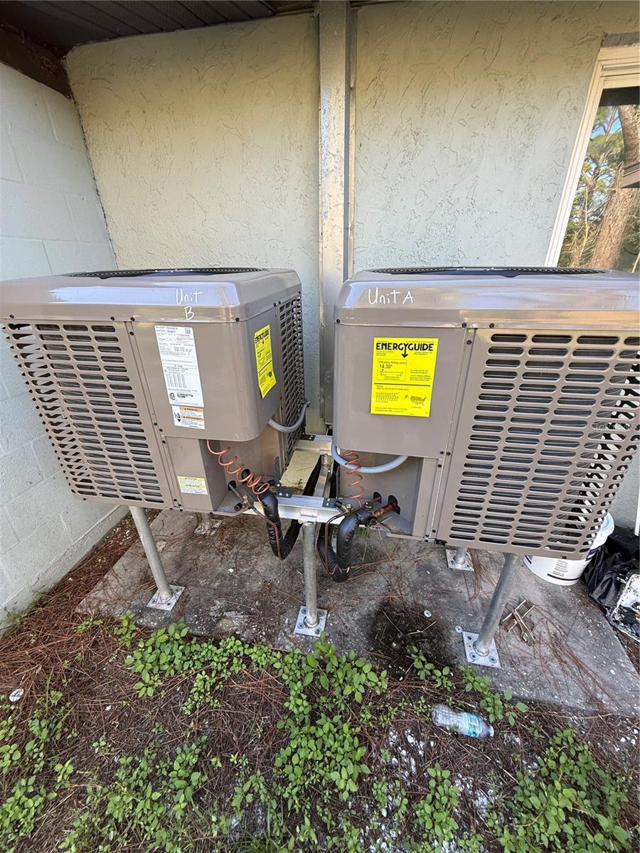 Image 10 of 13 For 7 Manor Court