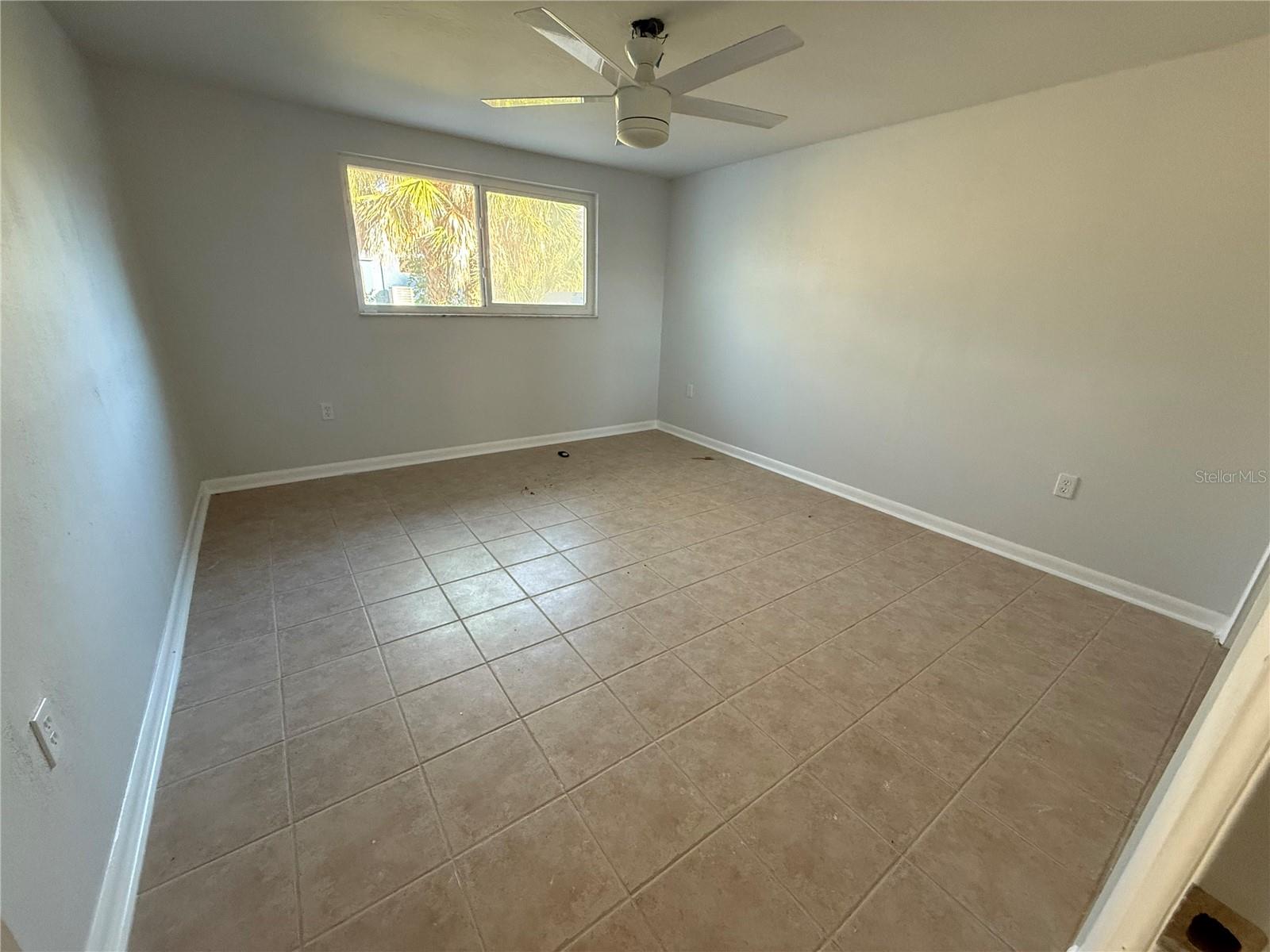 Image 12 of 13 For 7 Manor Court