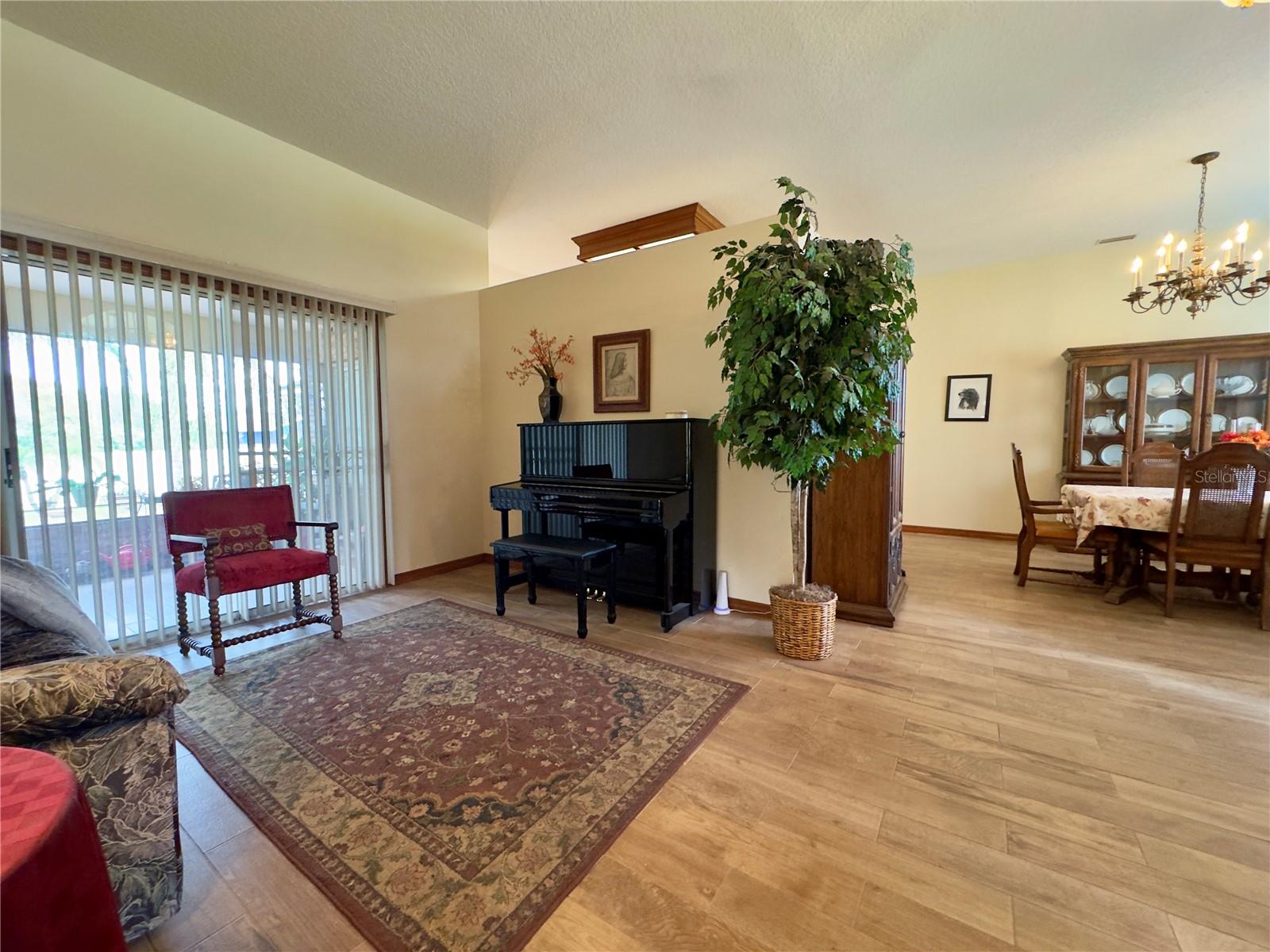 Image 3 of 34 For 2840 Ascot Lane