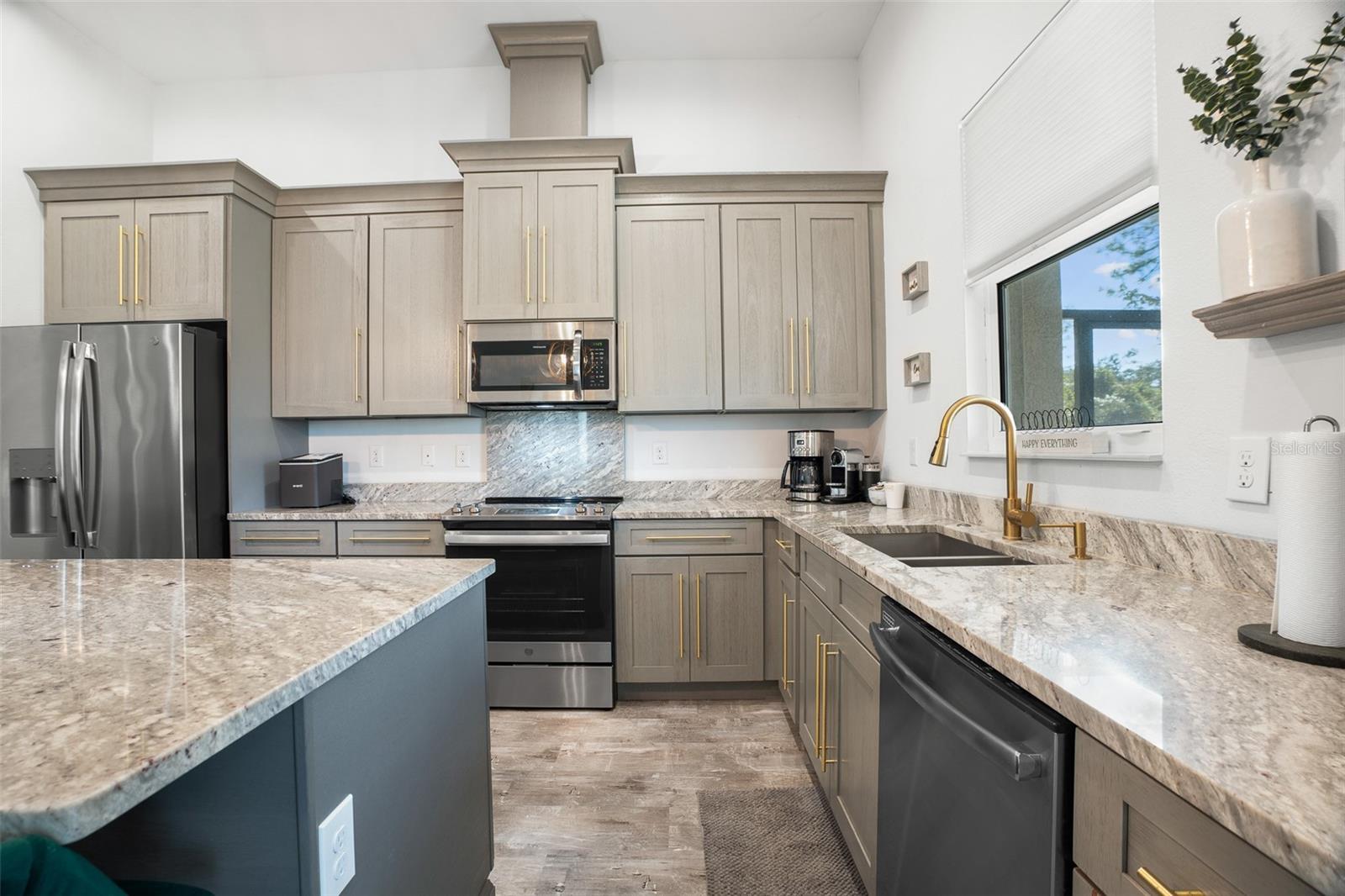 Image 16 of 43 For 4528 Libby Road