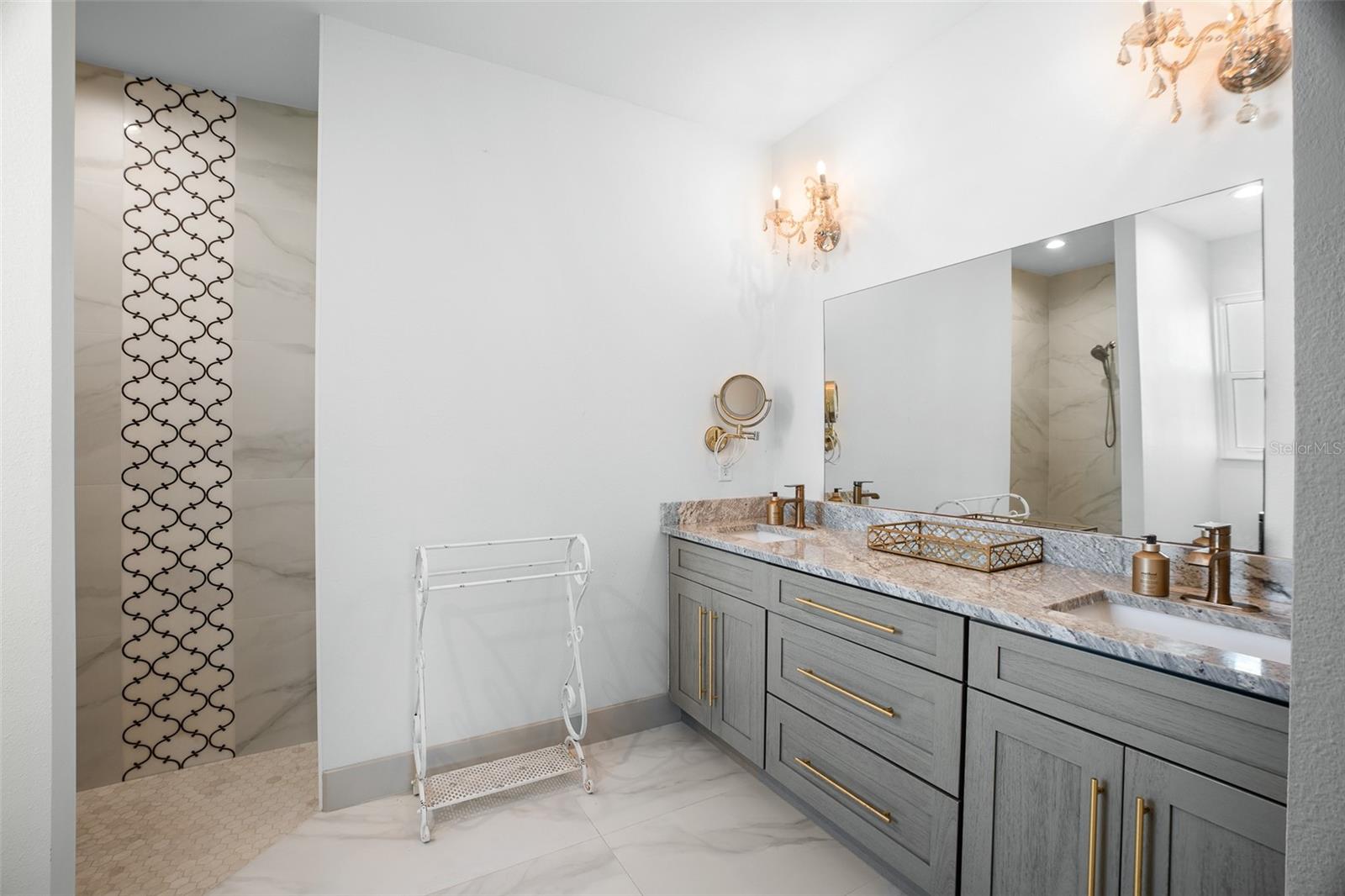 Image 24 of 43 For 4528 Libby Road