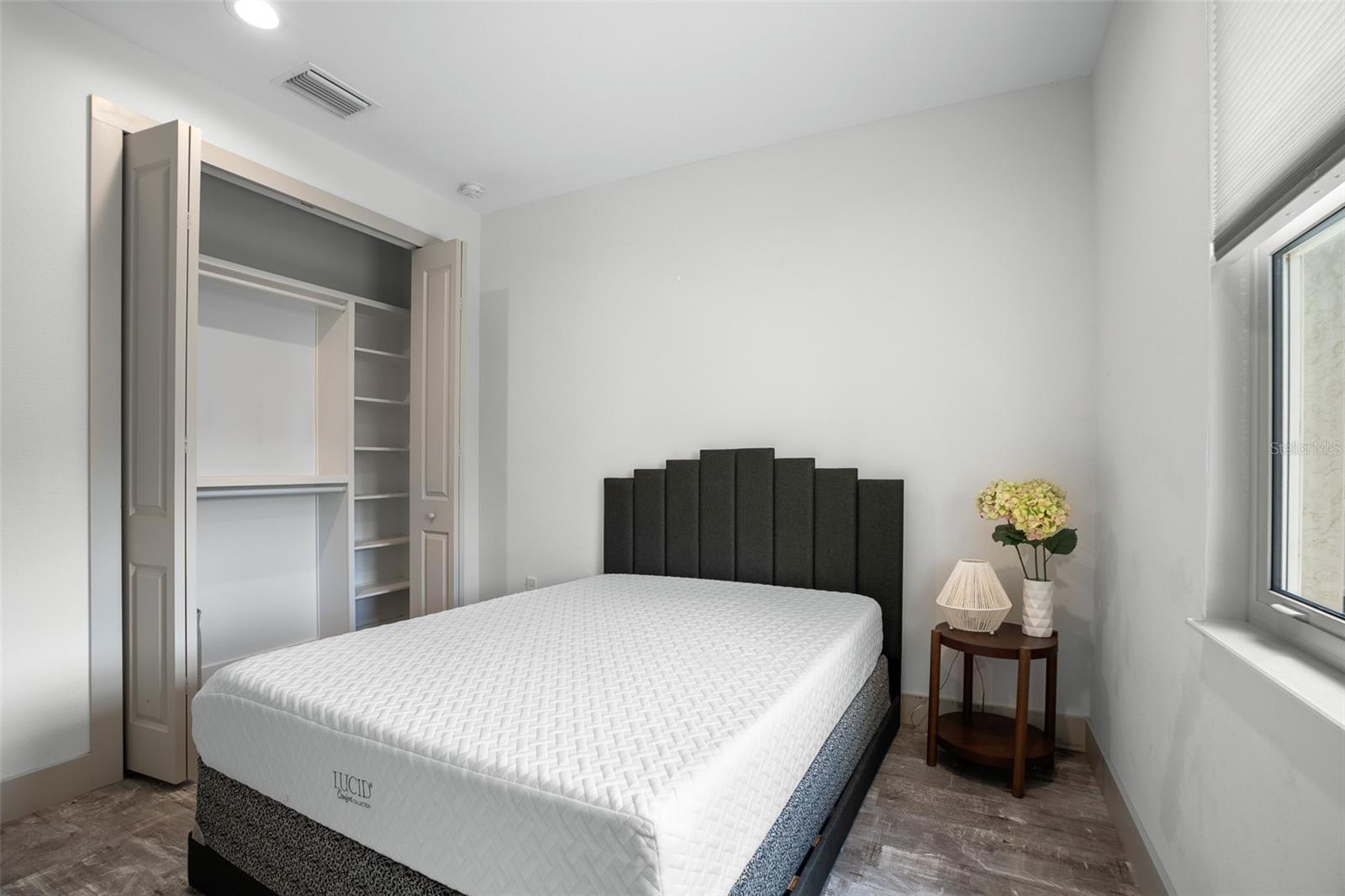 Image 33 of 43 For 4528 Libby Road