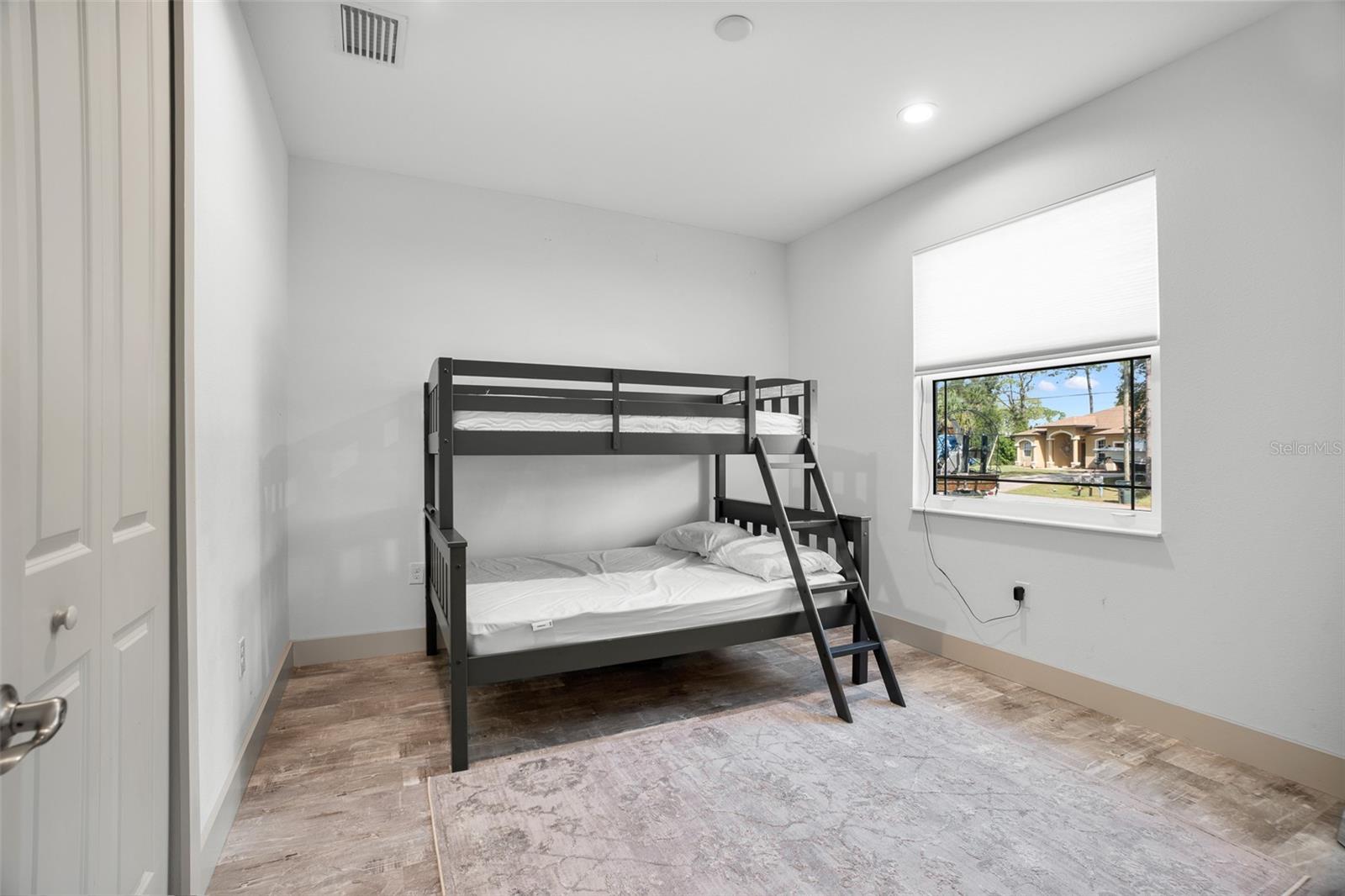 Image 34 of 43 For 4528 Libby Road