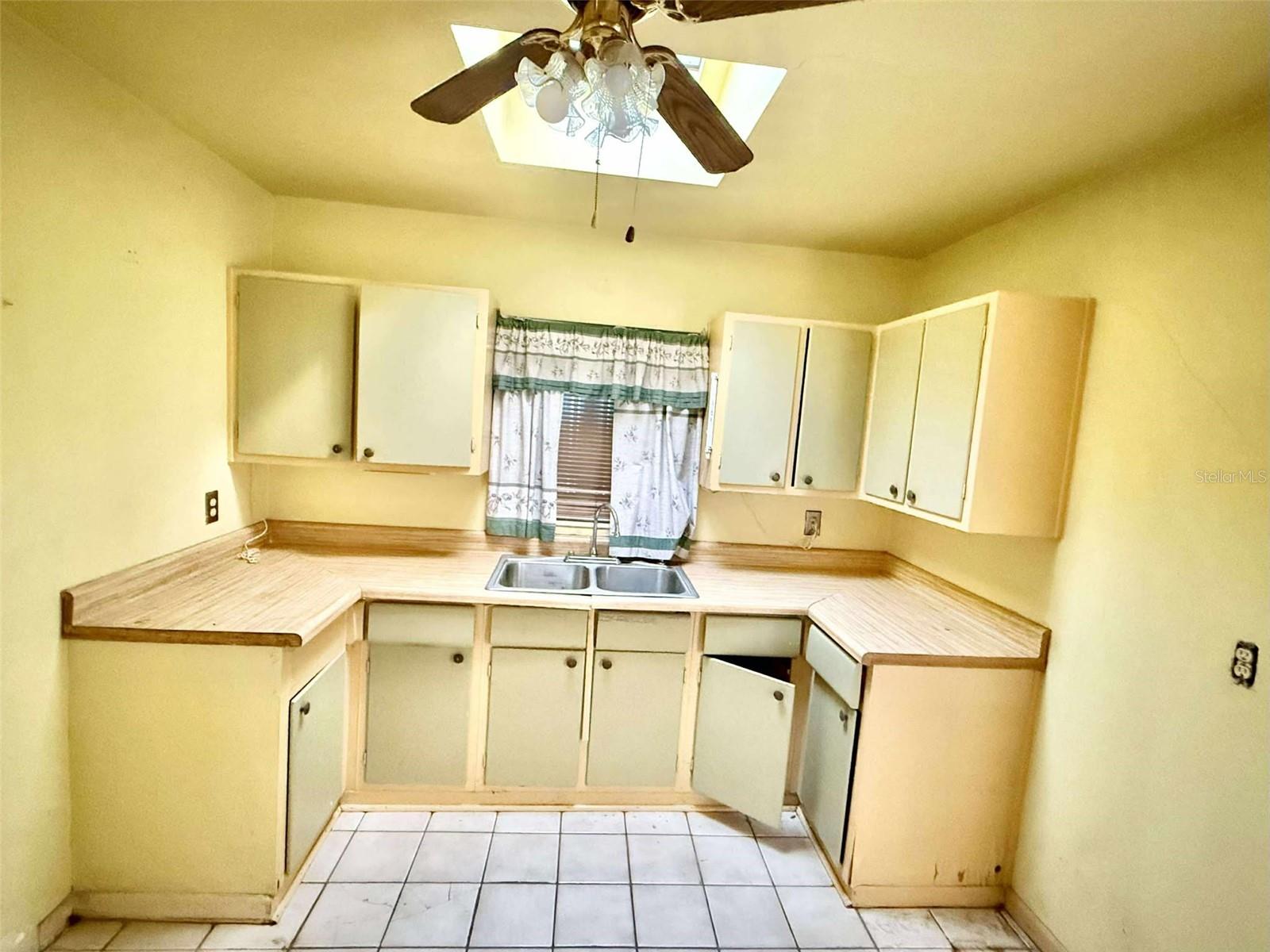 Image 8 of 21 For 400 Dalton Boulevard