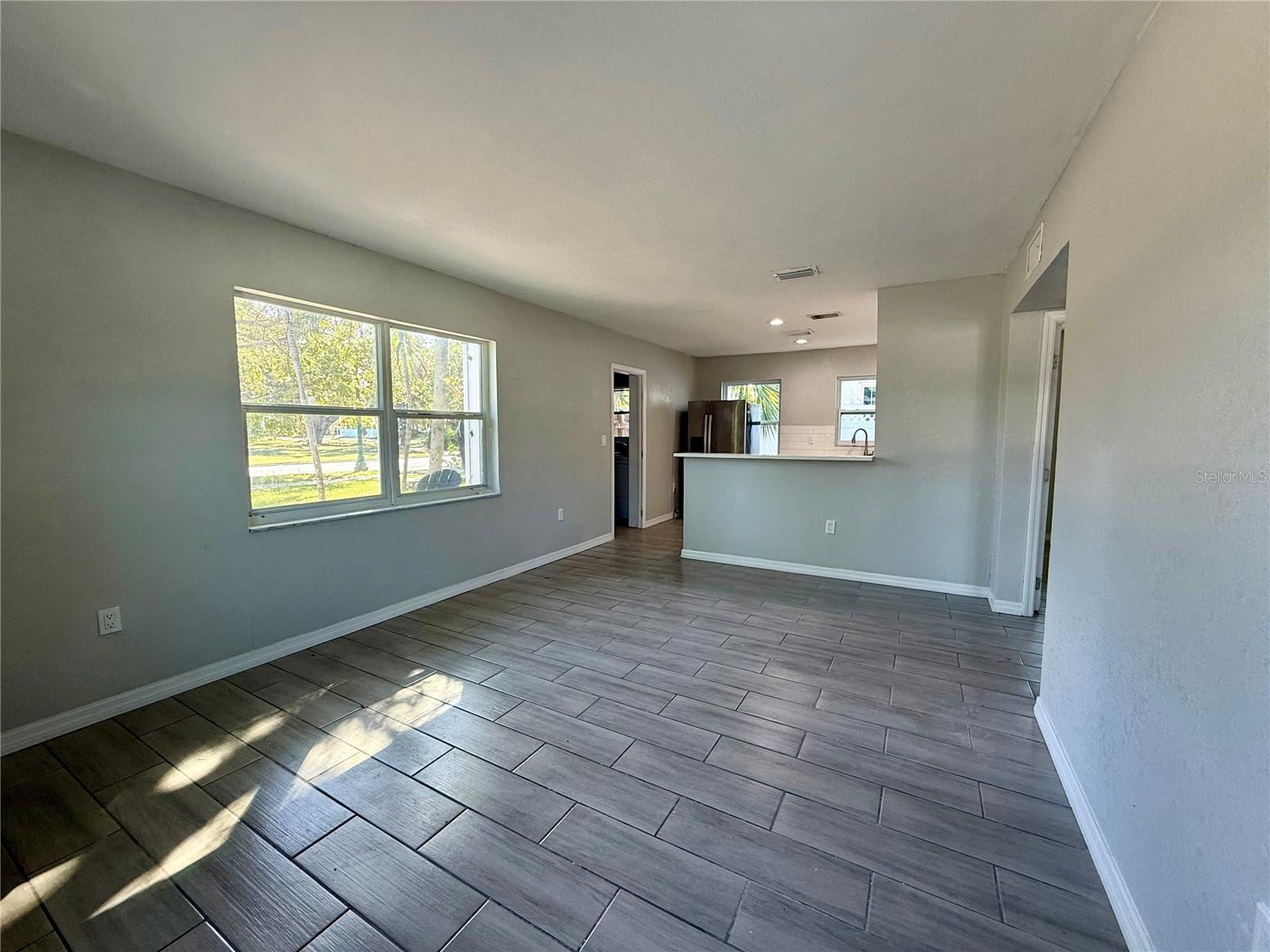 Image 3 of 9 For 721 Osprey Avenue