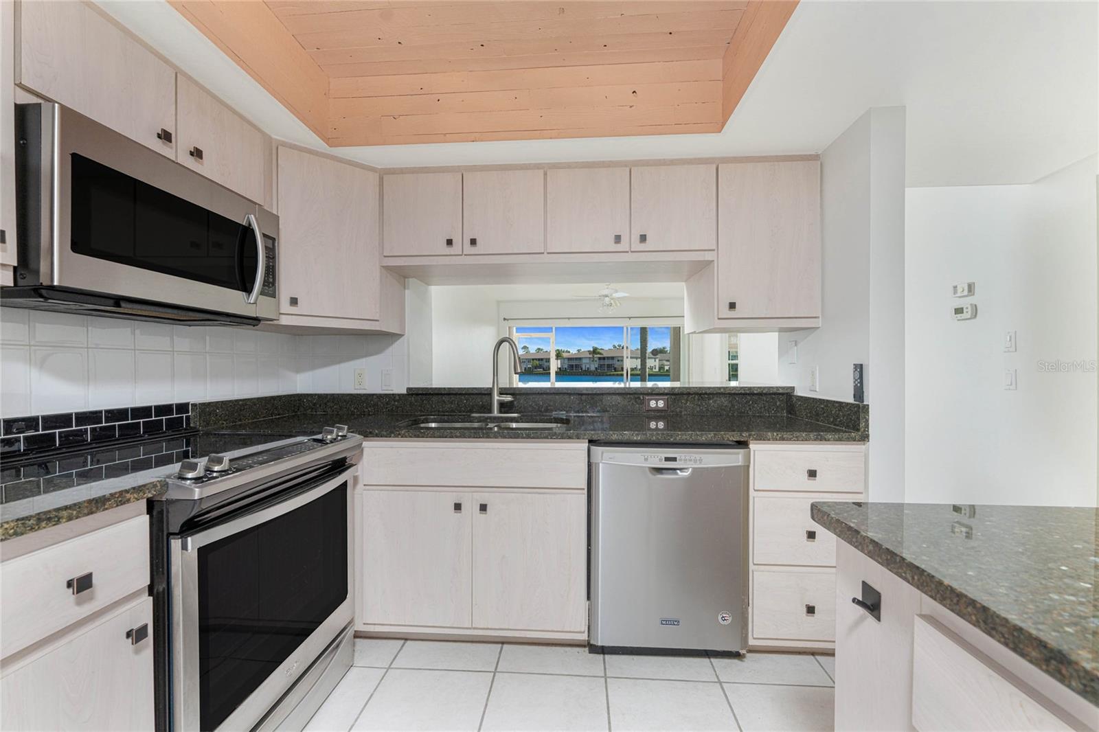 Image 12 of 46 For 12144 Egret Circle 1604