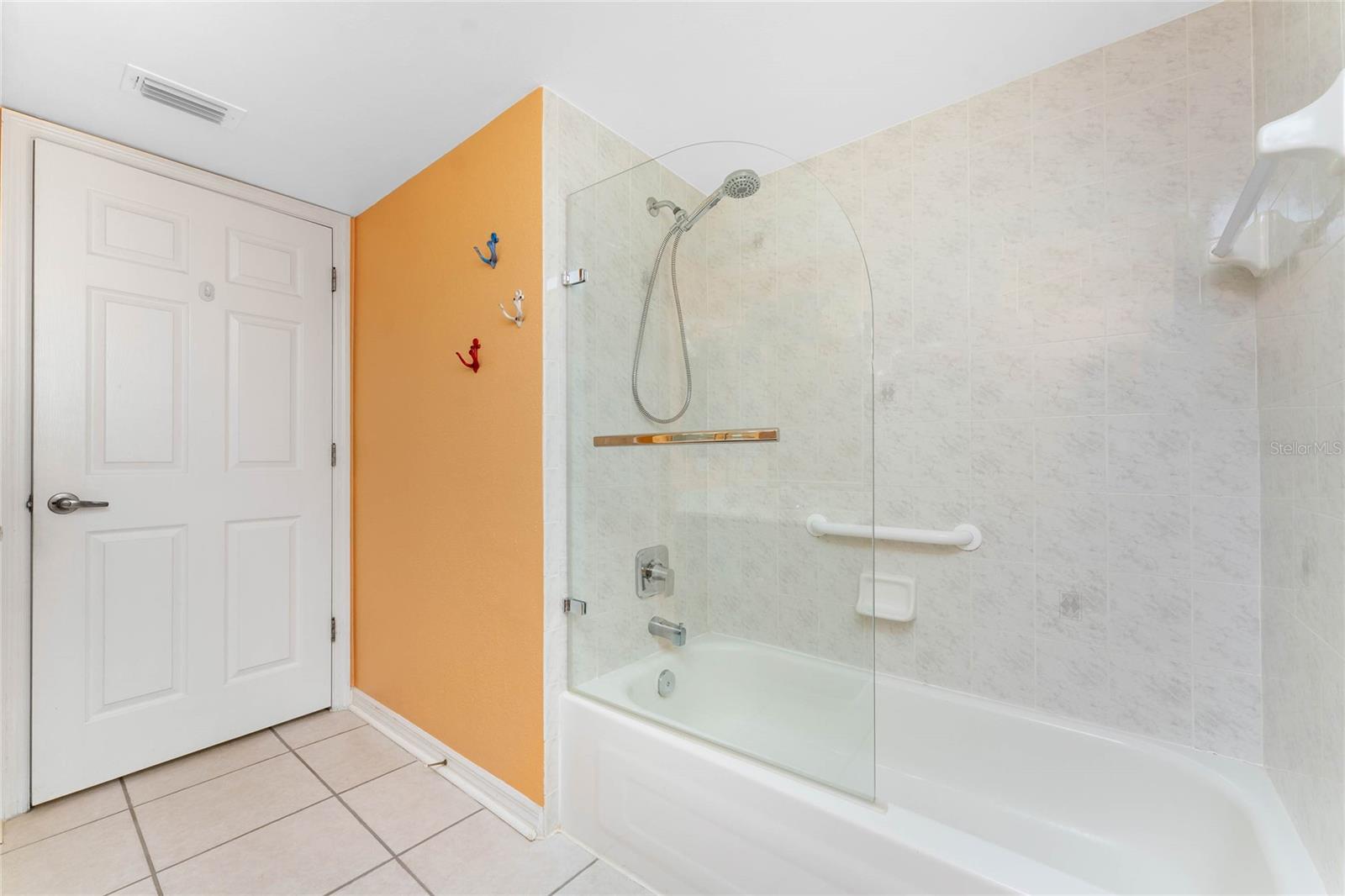 Image 21 of 46 For 12144 Egret Circle 1604