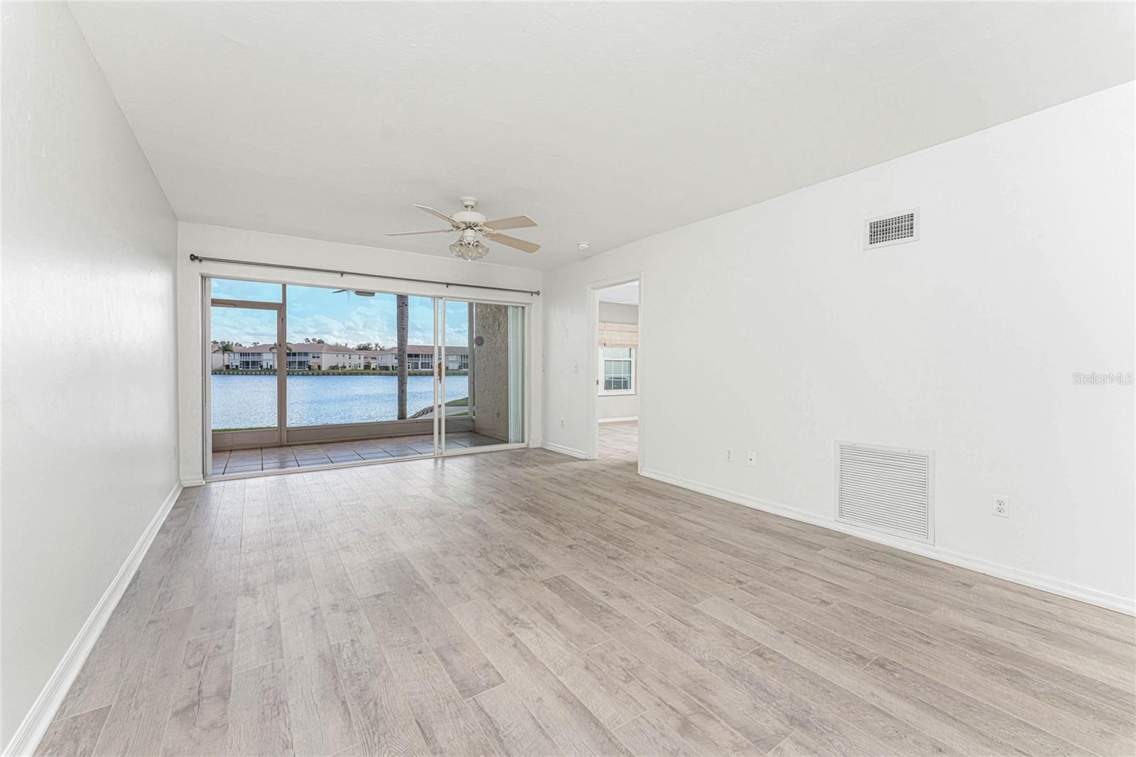 Image 5 of 46 For 12144 Egret Circle 1604