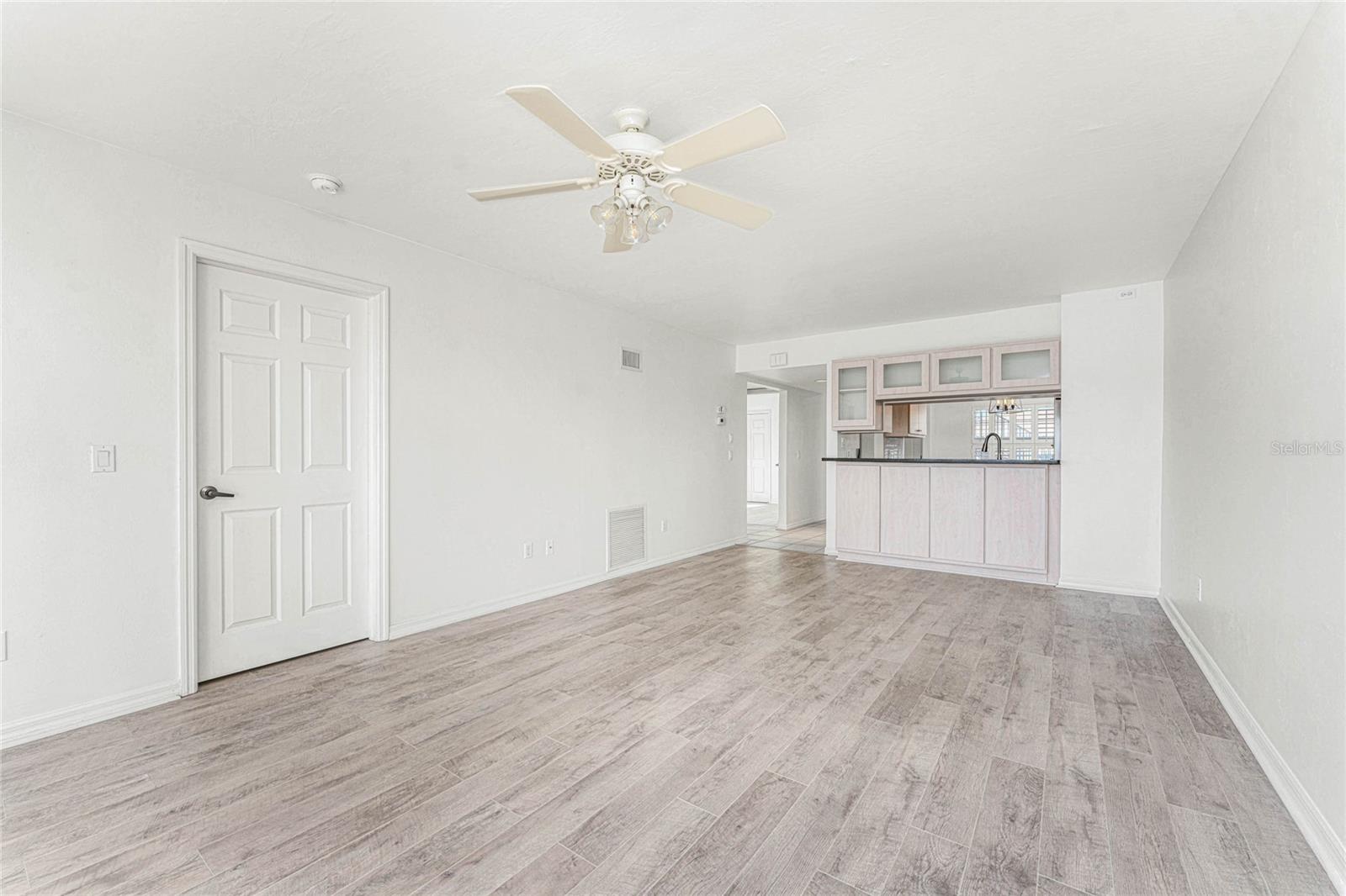 Image 8 of 46 For 12144 Egret Circle 1604