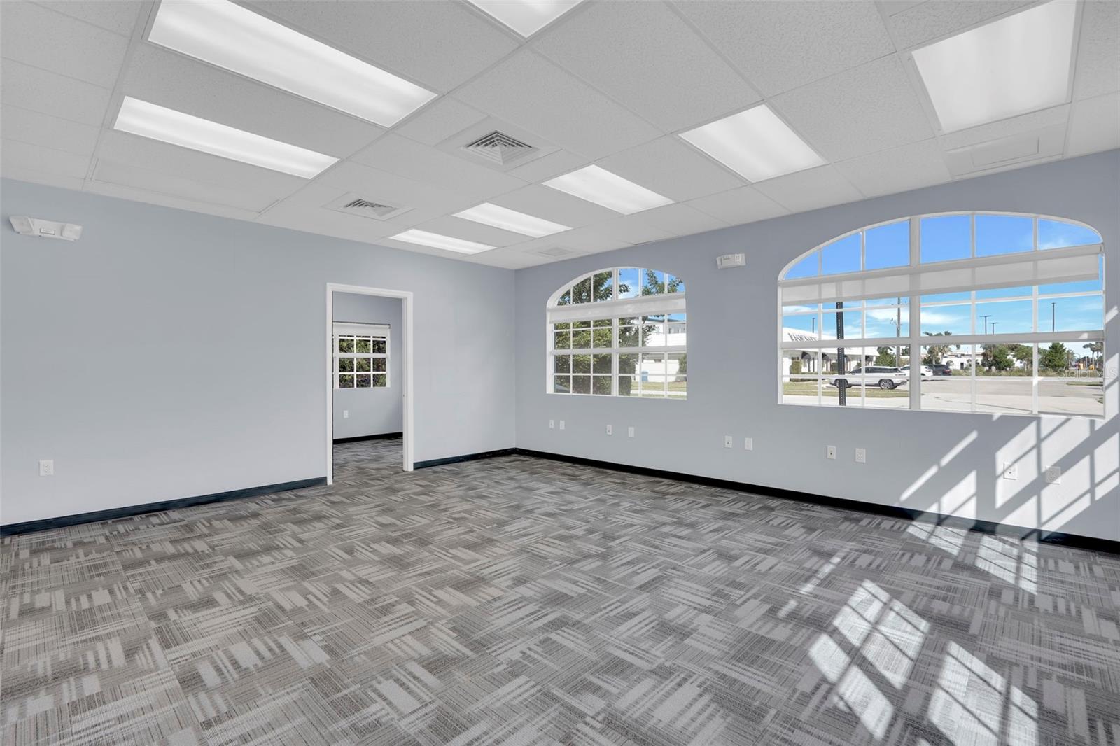 Image 11 of 14 For 1825 Colonial Boulevard