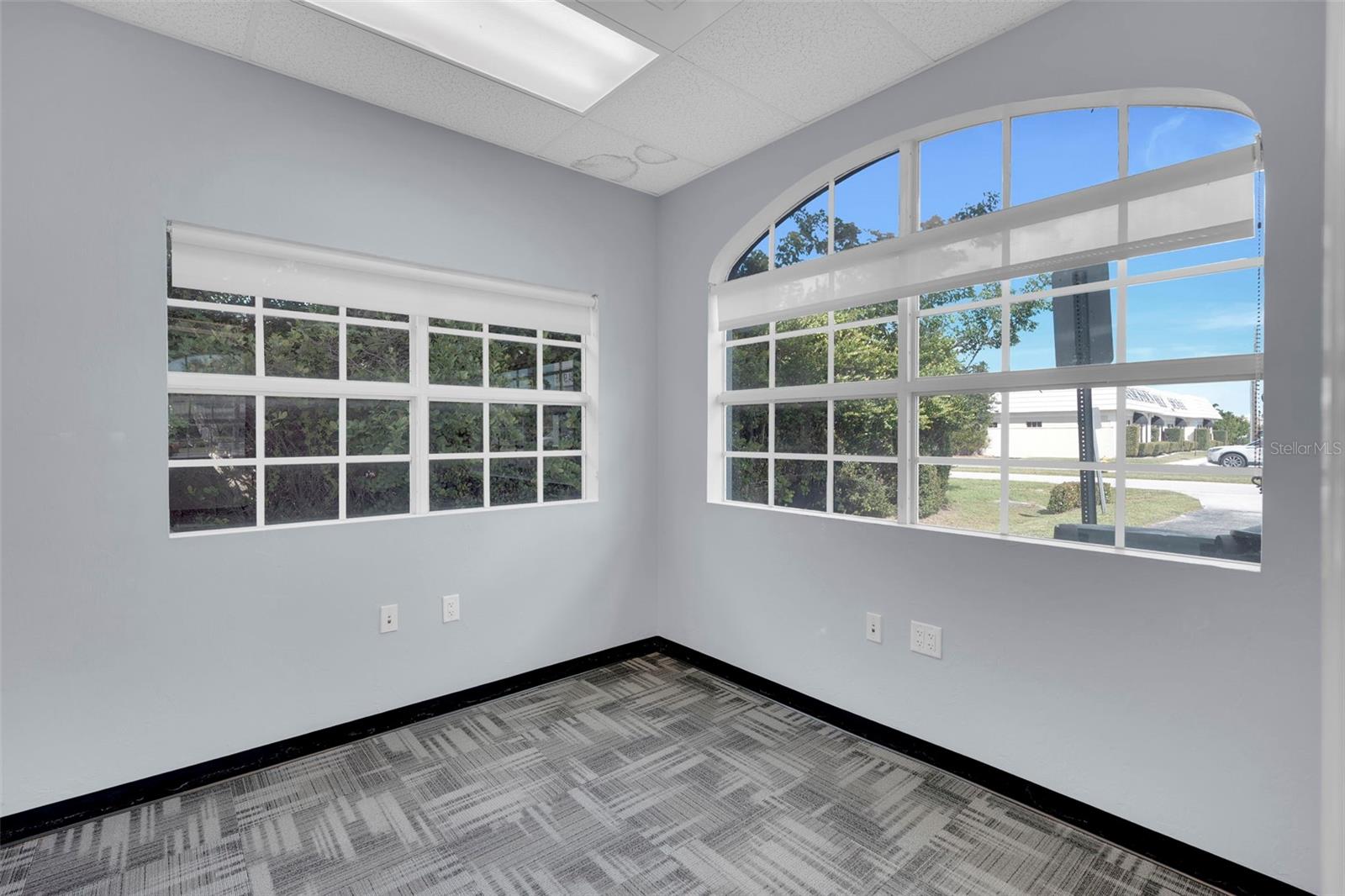 Image 3 of 14 For 1825 Colonial Boulevard