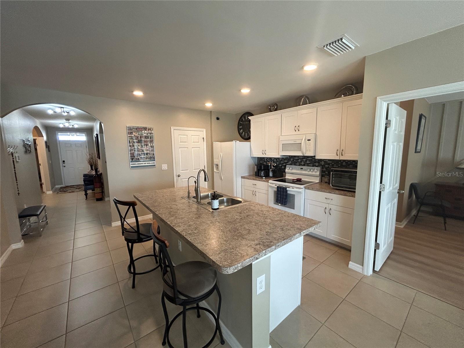 Image 6 of 21 For 7049 Waterford Parkway