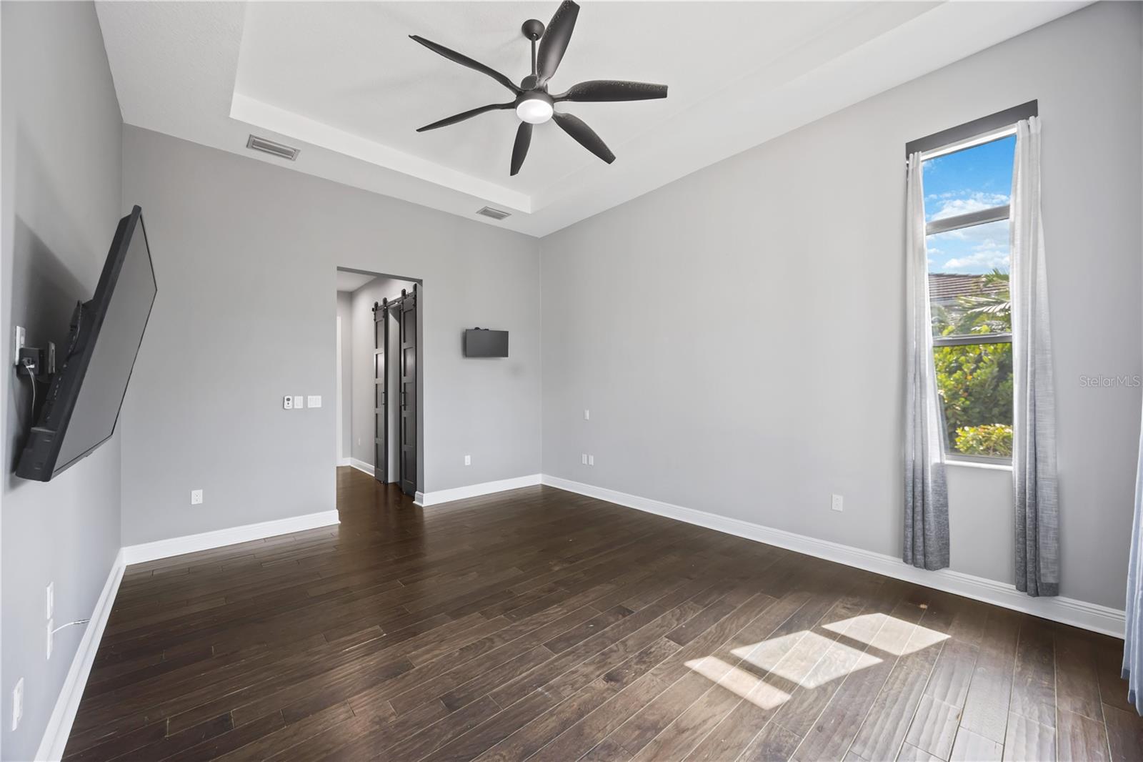 Image 23 of 81 For 8969 Bernini Place