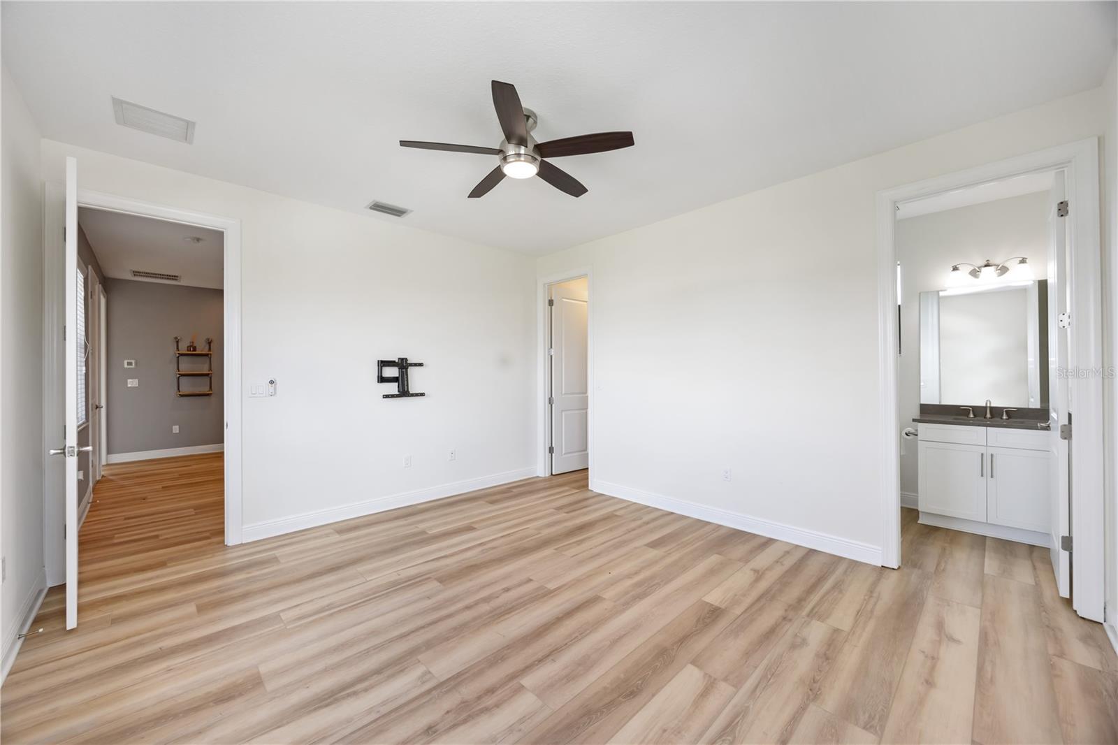 Image 35 of 81 For 8969 Bernini Place