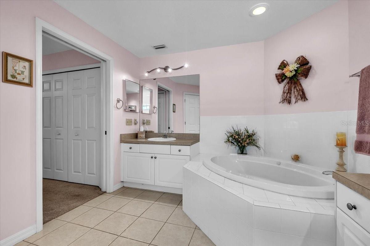 Image 36 of 60 For 1258 Rio De Janeiro Avenue 101