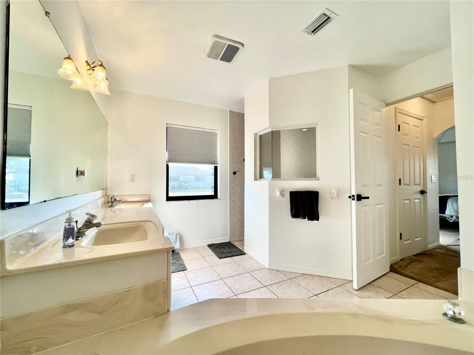 Image 25 of 33 For 426 37th Place