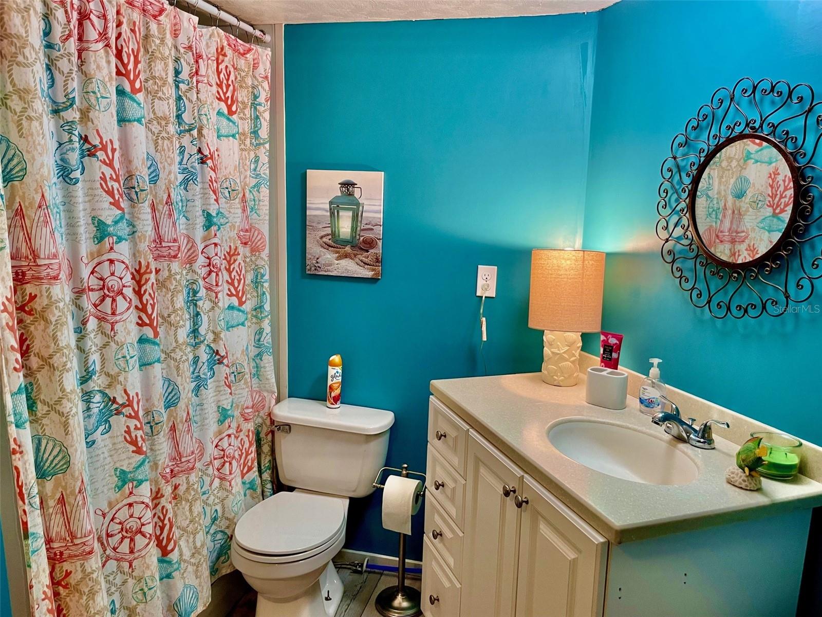 Image 12 of 19 For 252 Daisy Avenue