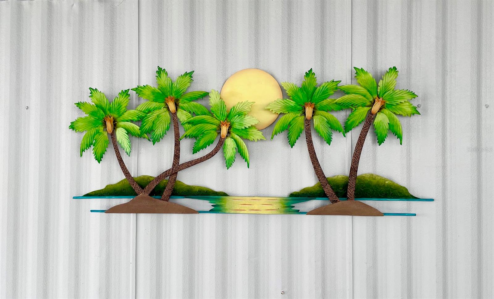 Image 14 of 19 For 252 Daisy Avenue