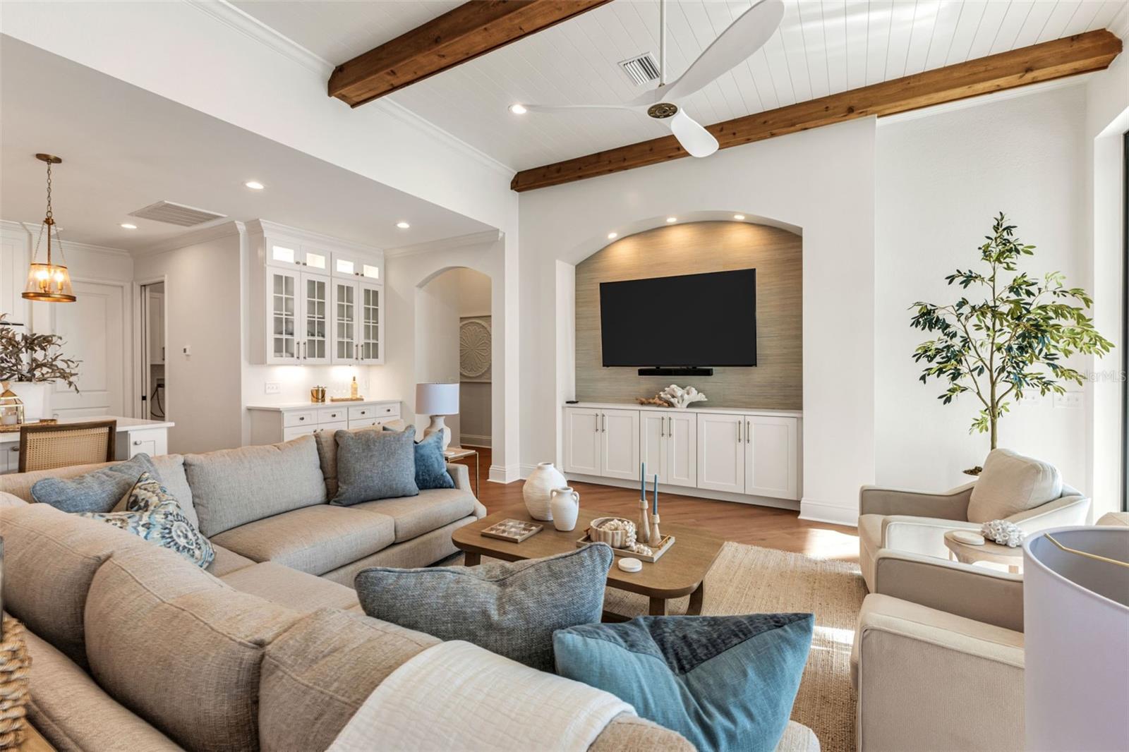 Image 13 of 58 For 435 La Sila Court