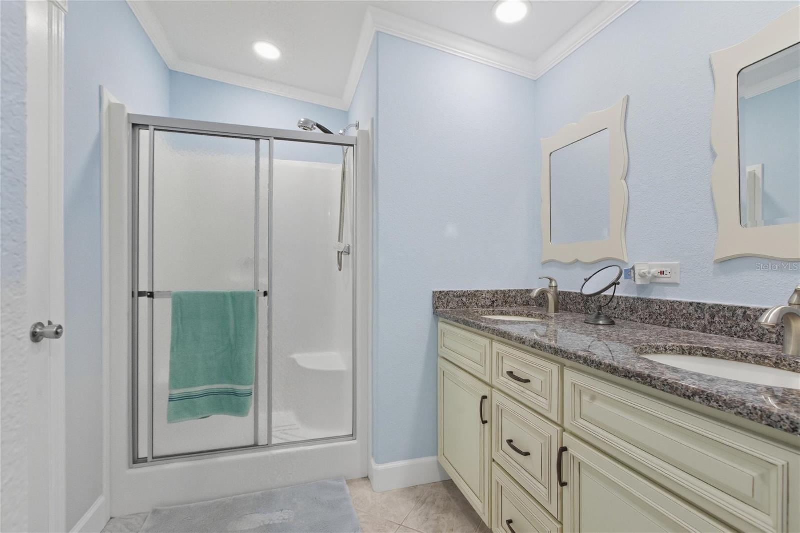 Image 16 of 51 For 2100 Kings Highway 404