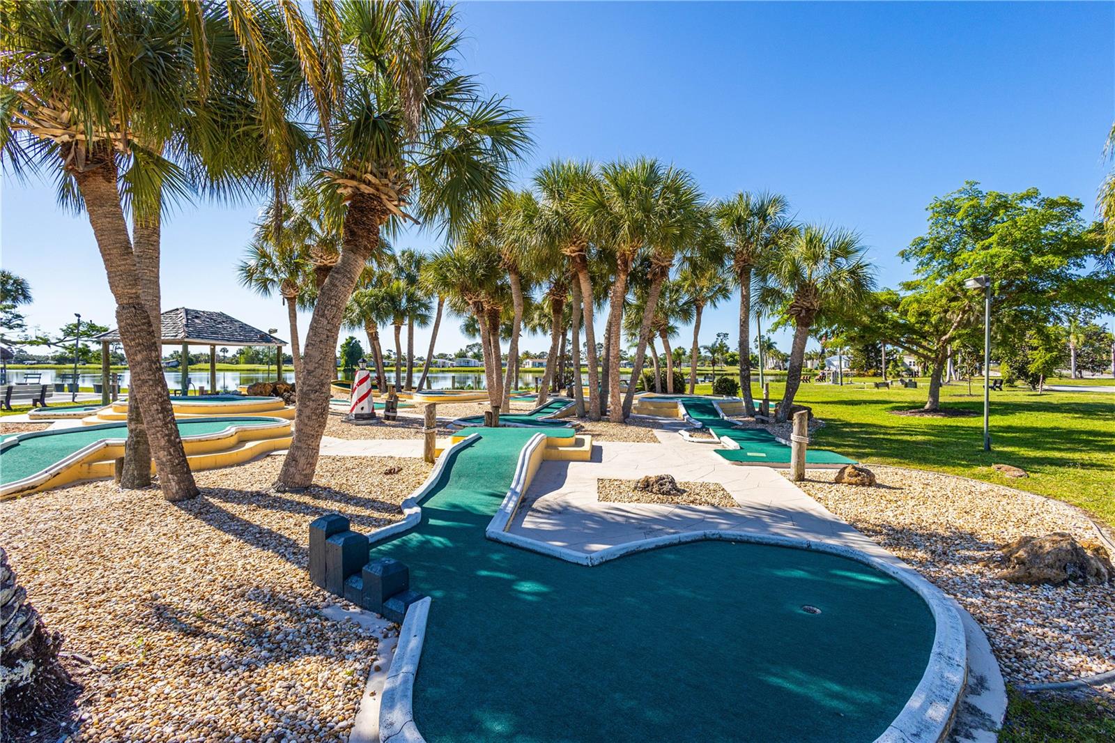 Image 46 of 51 For 2100 Kings Highway 404