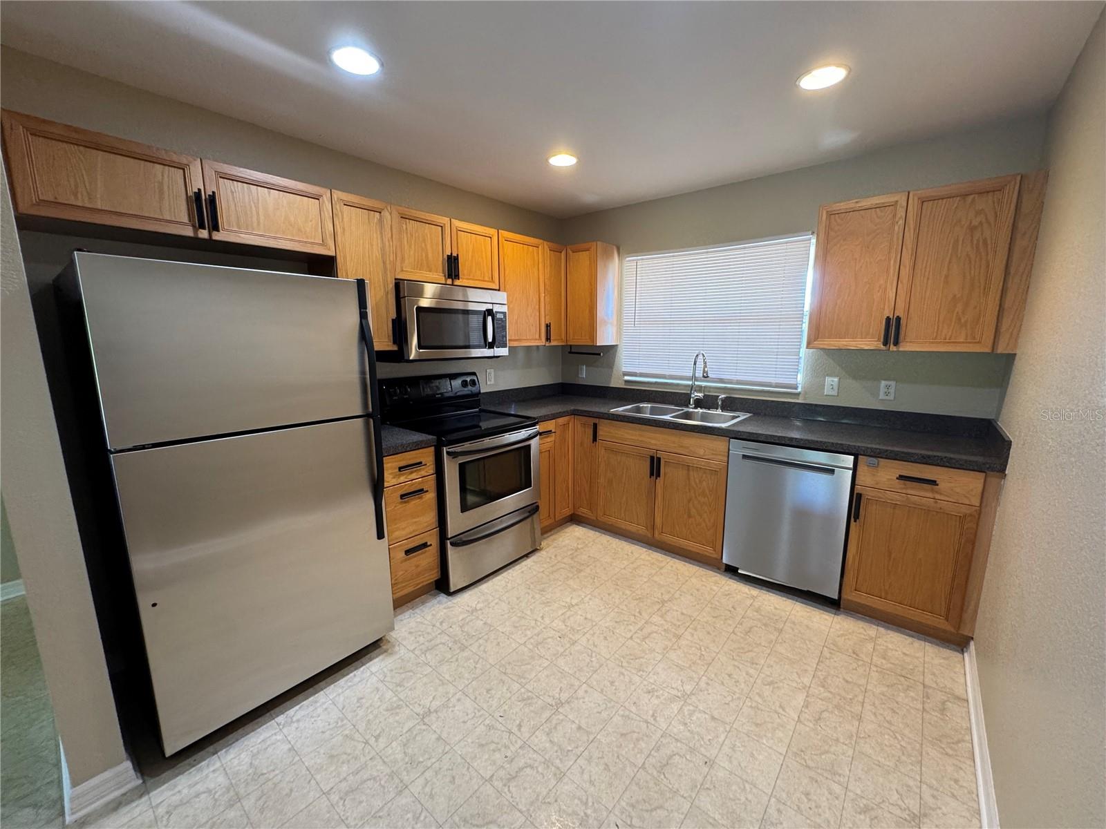 Image 7 of 21 For 10194 Tramore Avenue A