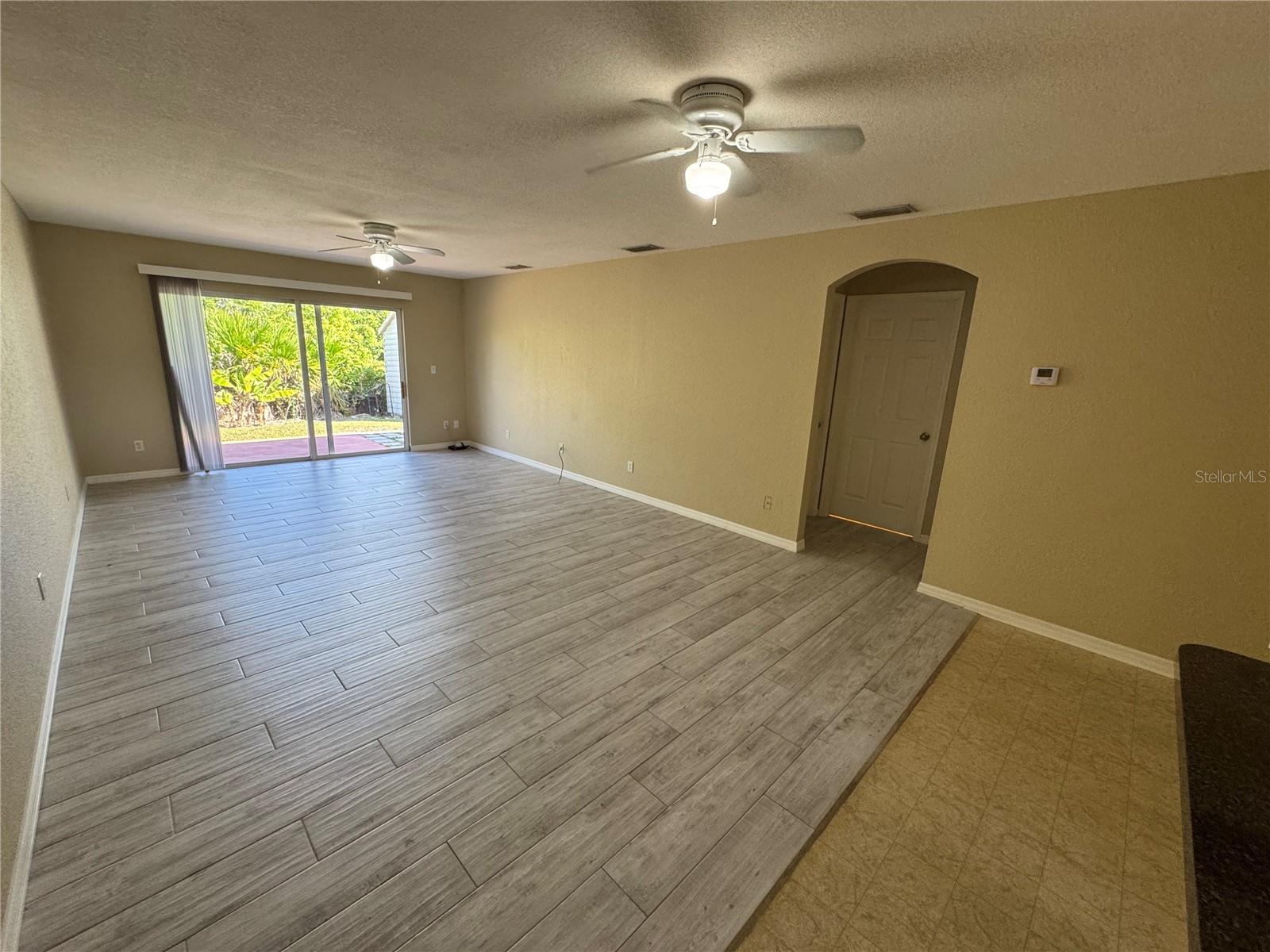 Image 9 of 21 For 10194 Tramore Avenue A