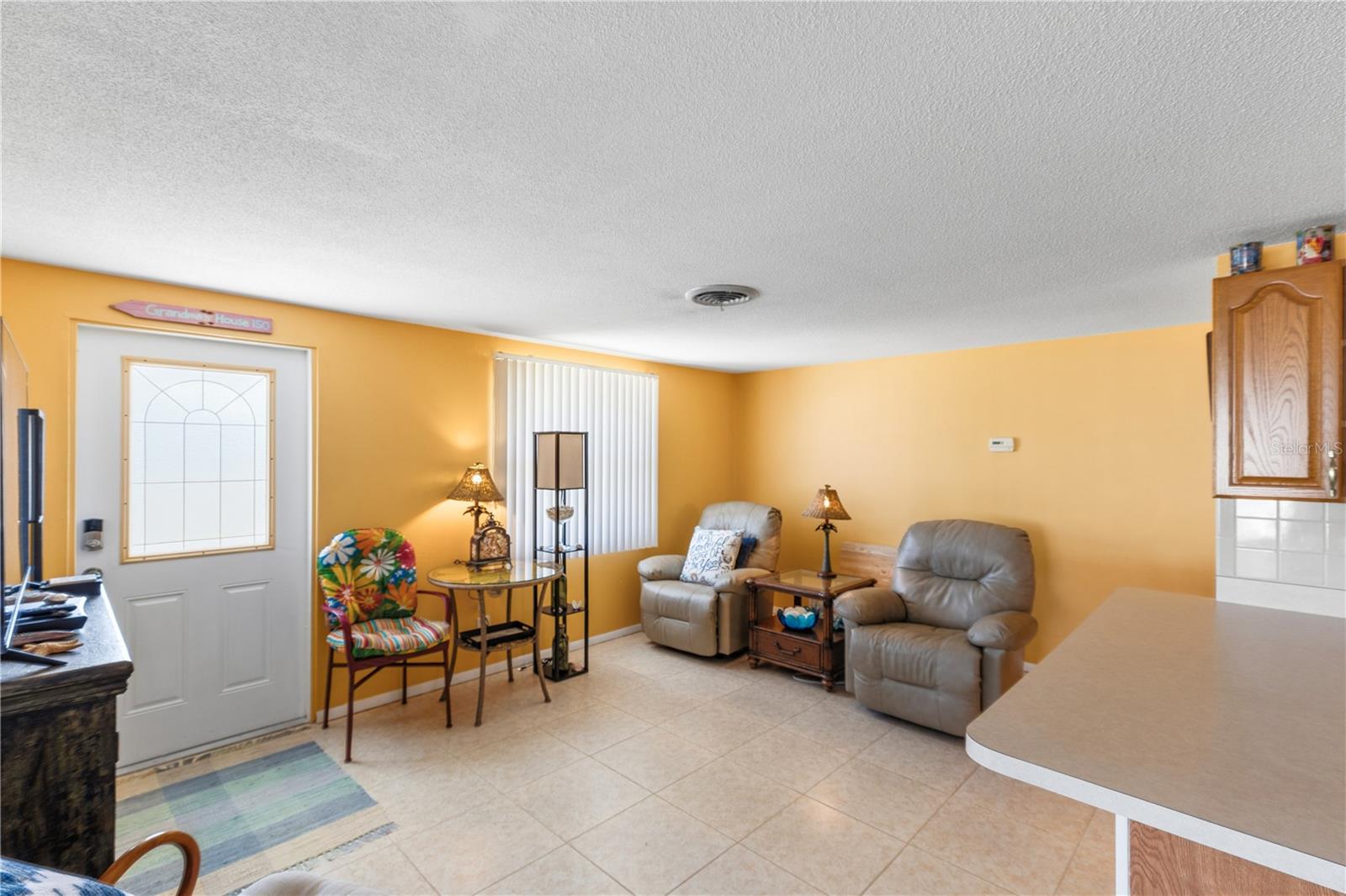 Image 4 of 33 For 2106 Mississippi Avenue