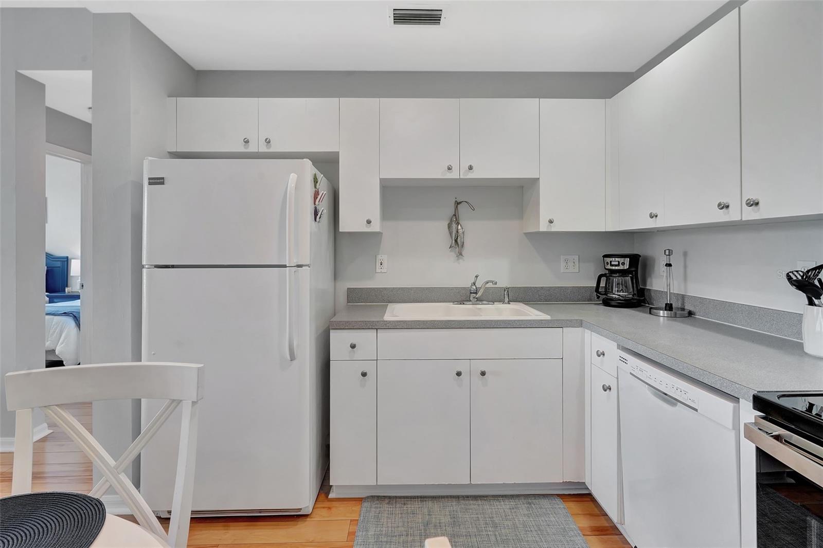 Image 6 of 23 For 2090 Matecumbe Key Road 1207