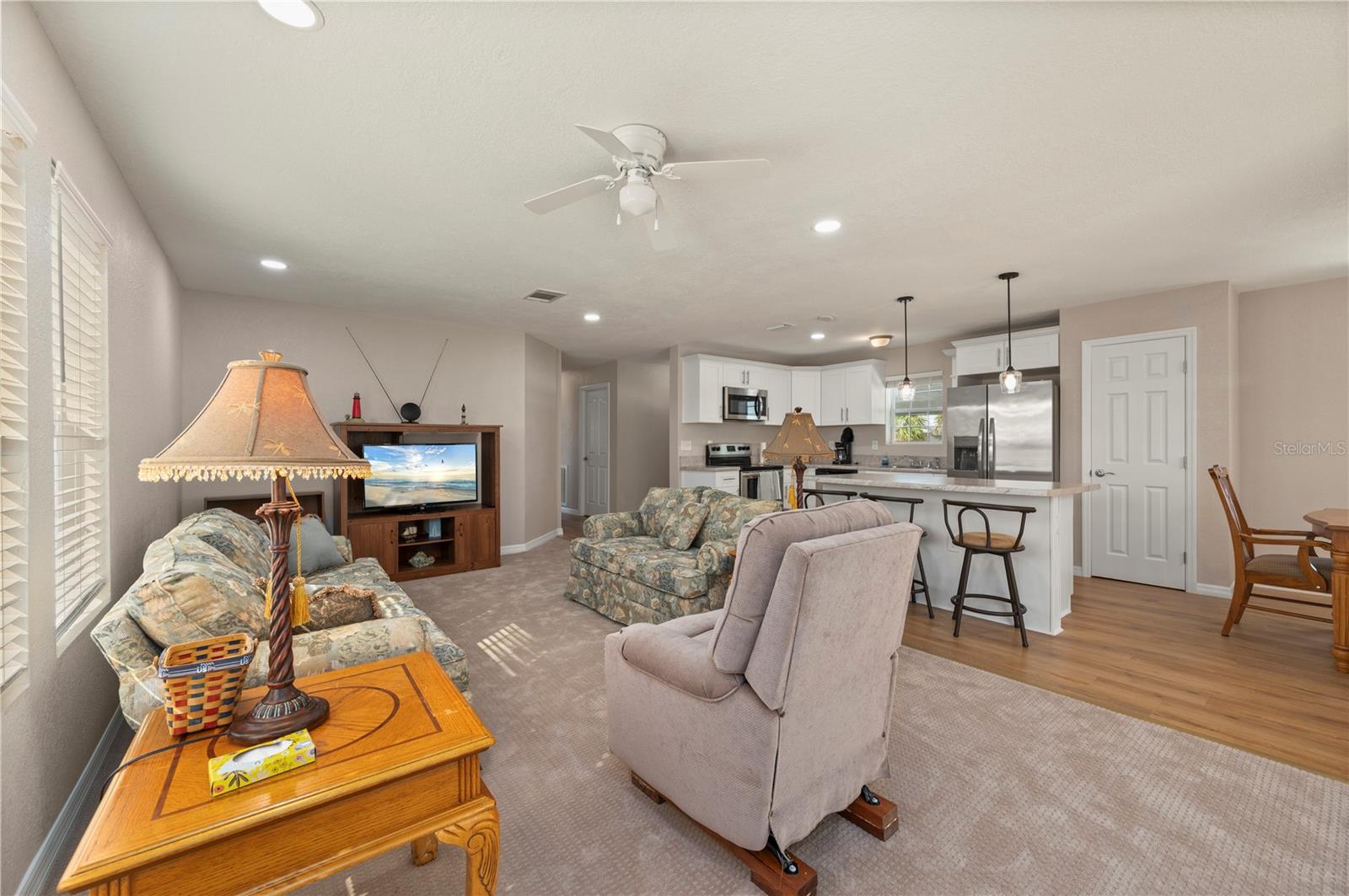 Image 18 of 61 For 24437 Harborview Road 51