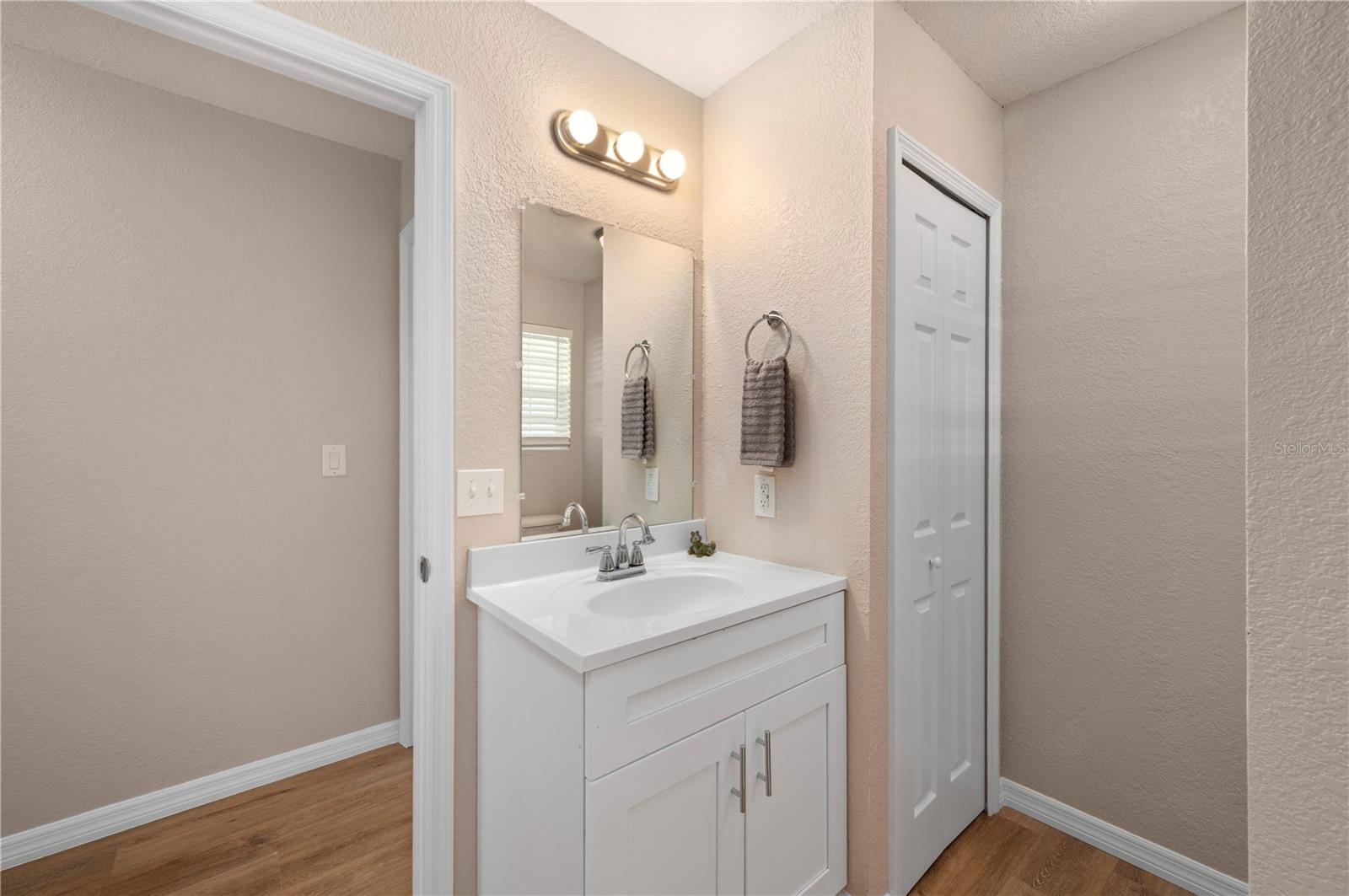 Image 32 of 61 For 24437 Harborview Road 51