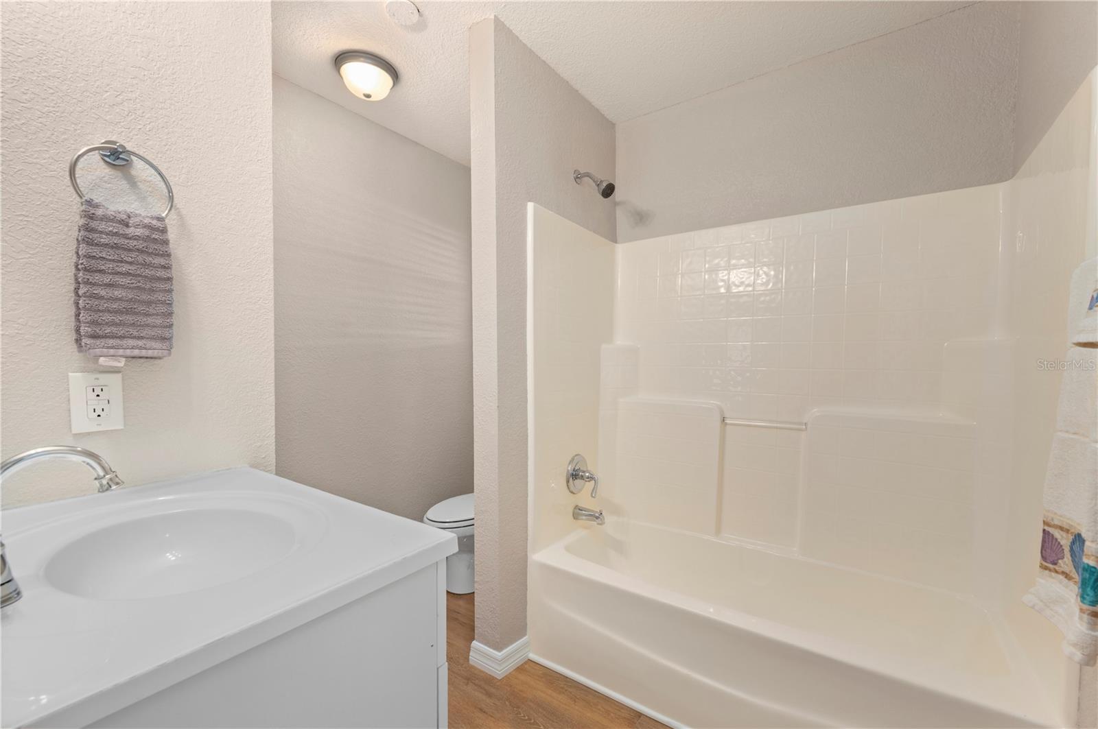 Image 33 of 61 For 24437 Harborview Road 51