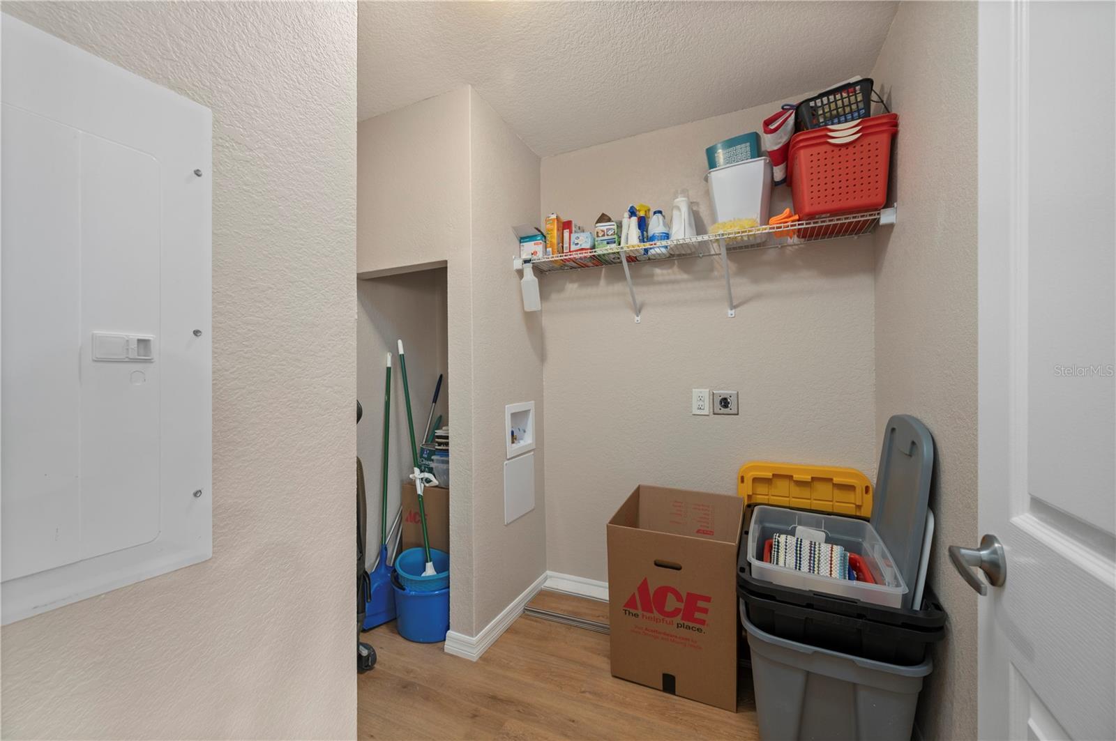 Image 34 of 61 For 24437 Harborview Road 51