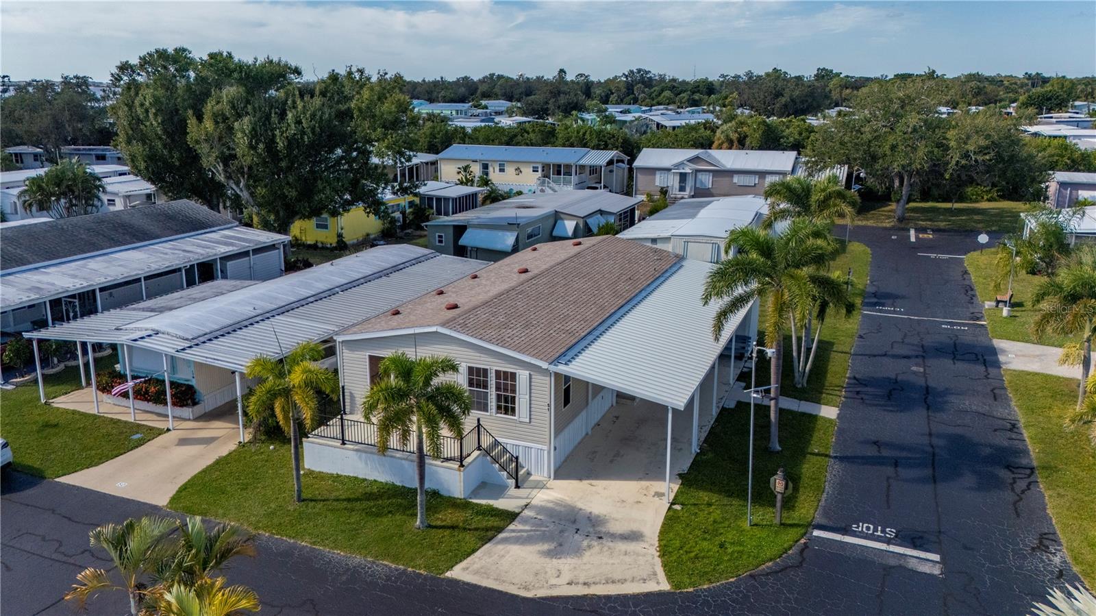 Image 37 of 61 For 24437 Harborview Road 51