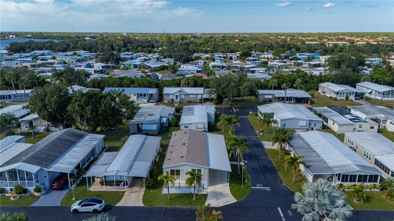 Image 39 of 61 For 24437 Harborview Road 51