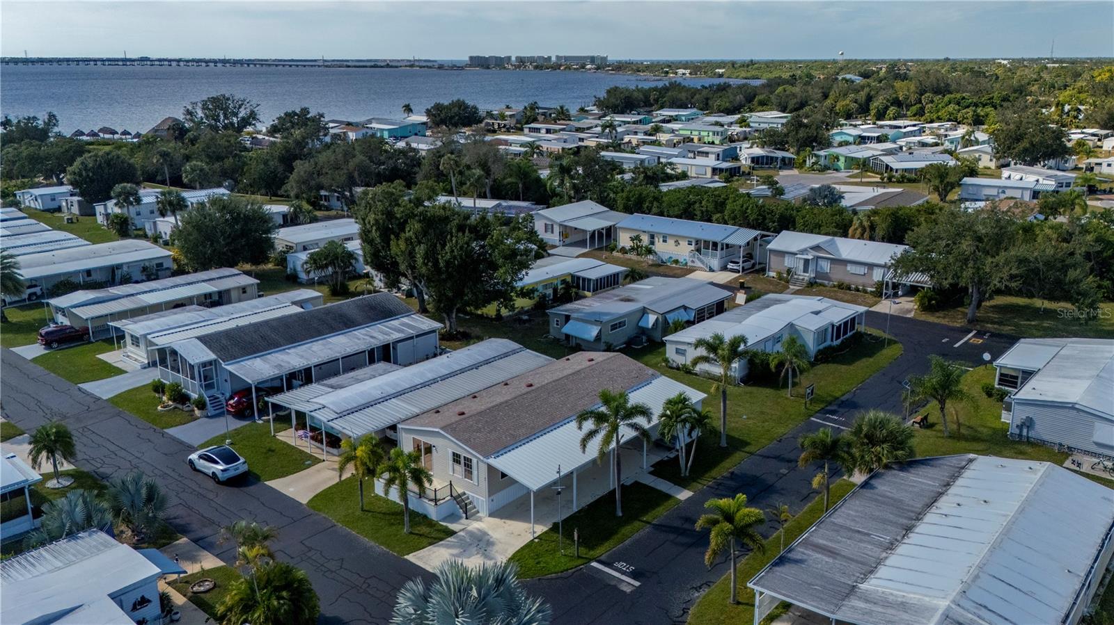 Image 40 of 61 For 24437 Harborview Road 51