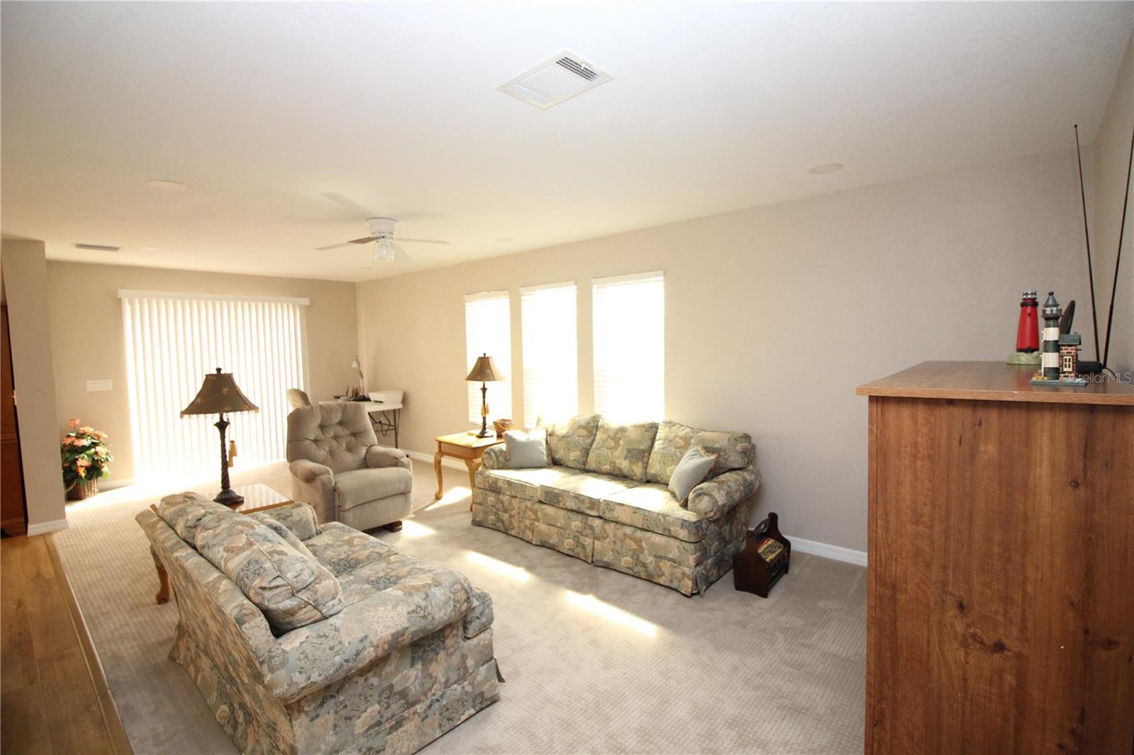 Image 6 of 12 For 24437 Harborview Road 51