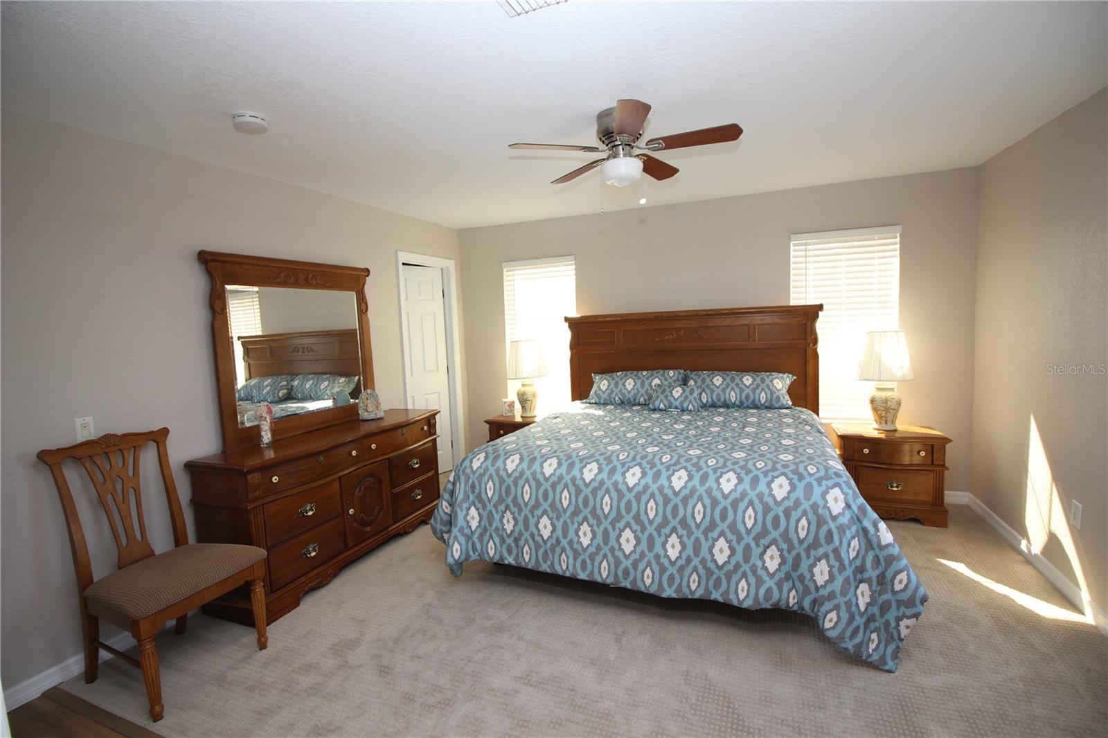 Image 8 of 12 For 24437 Harborview Road 51