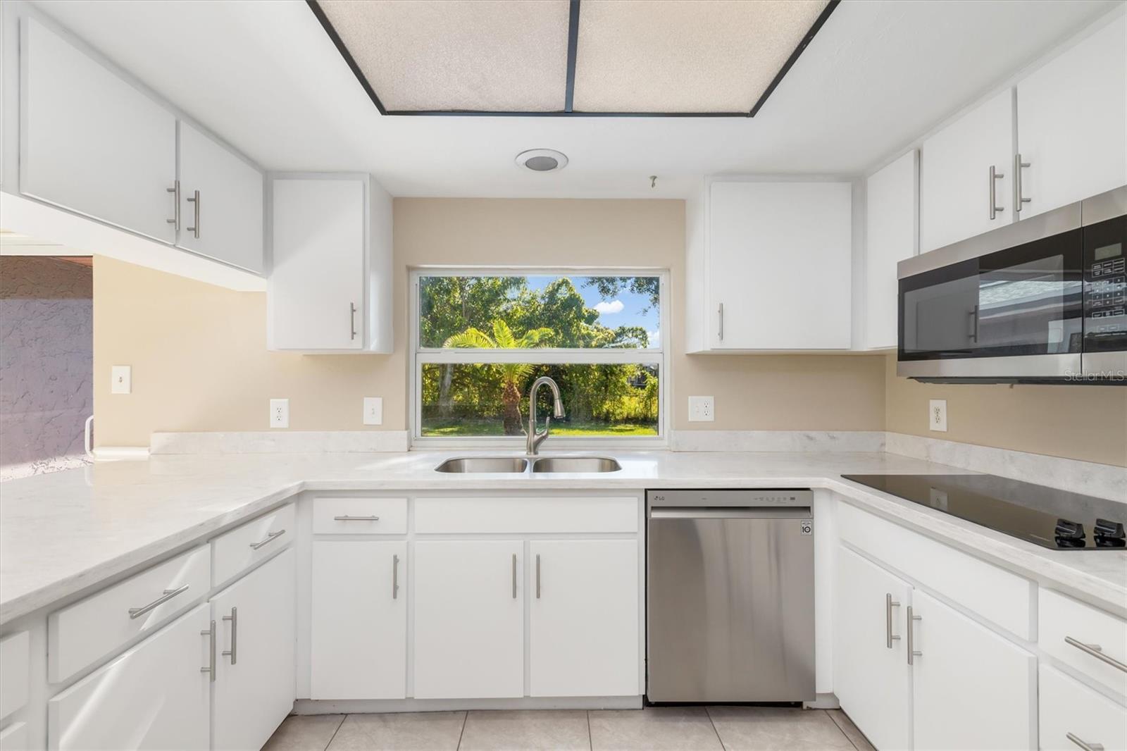 Image 11 of 41 For 20252 Navajo Lane