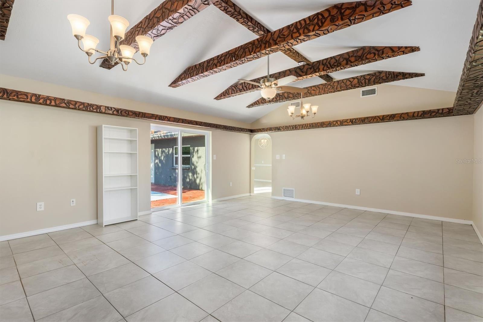 Image 16 of 41 For 20252 Navajo Lane