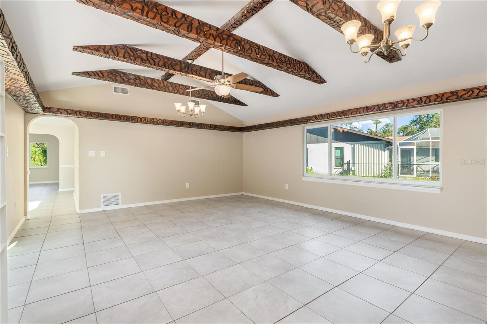 Image 18 of 41 For 20252 Navajo Lane