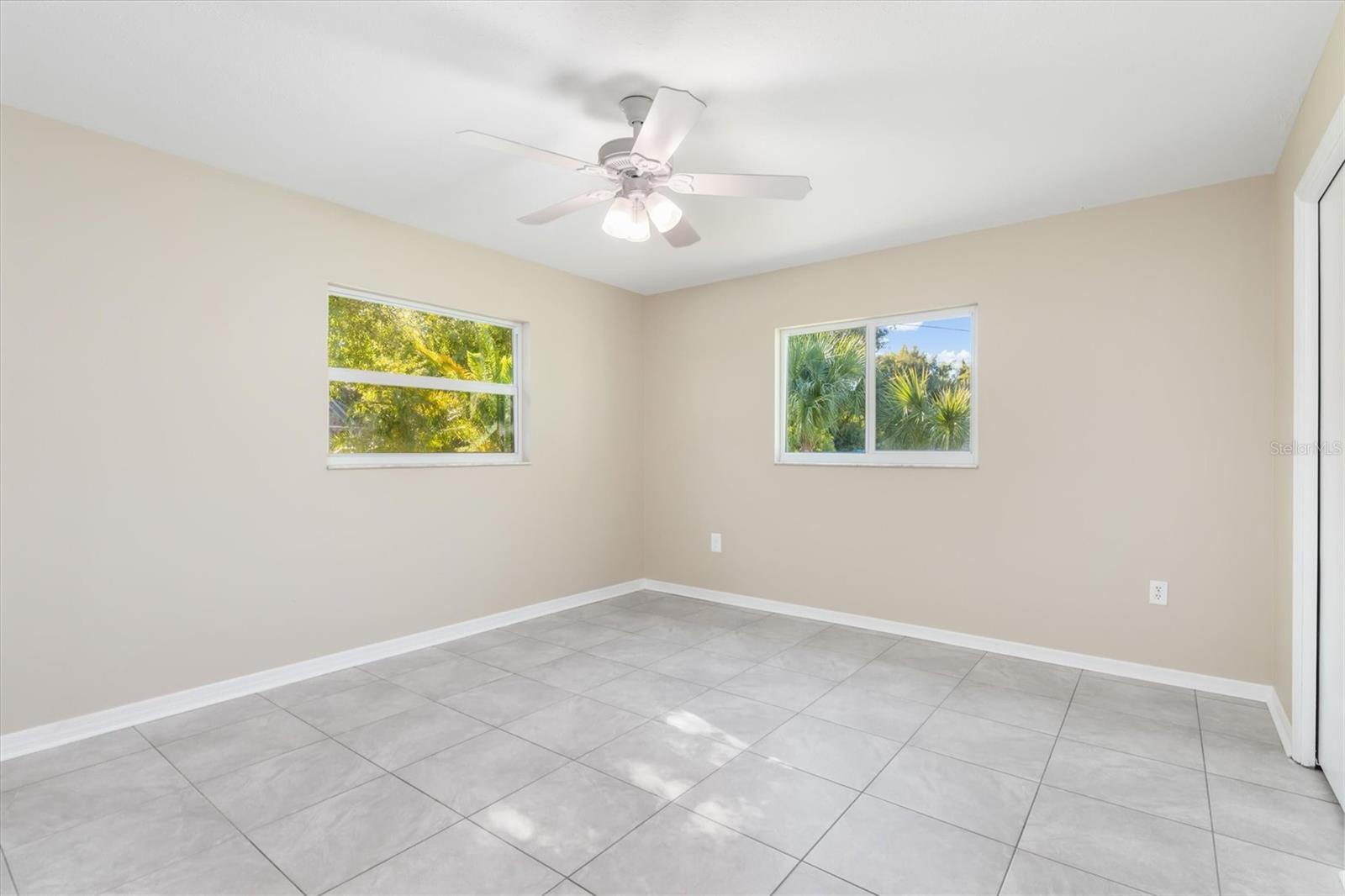 Image 20 of 41 For 20252 Navajo Lane