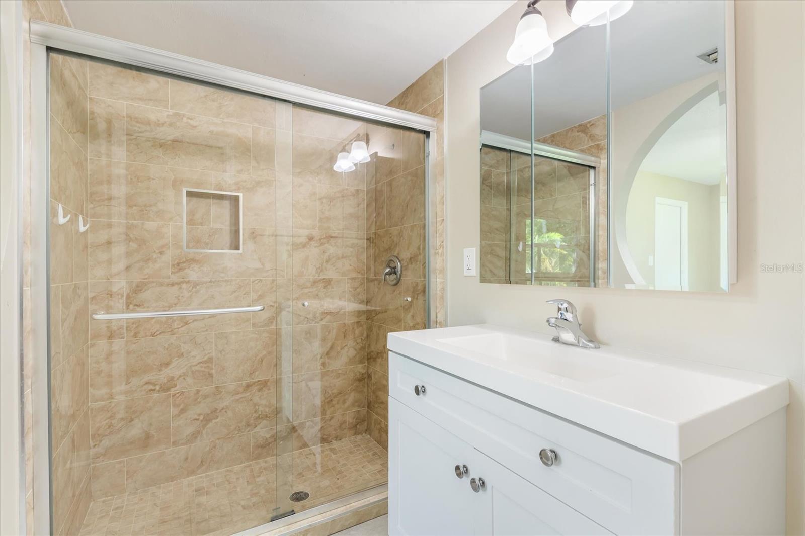 Image 22 of 41 For 20252 Navajo Lane