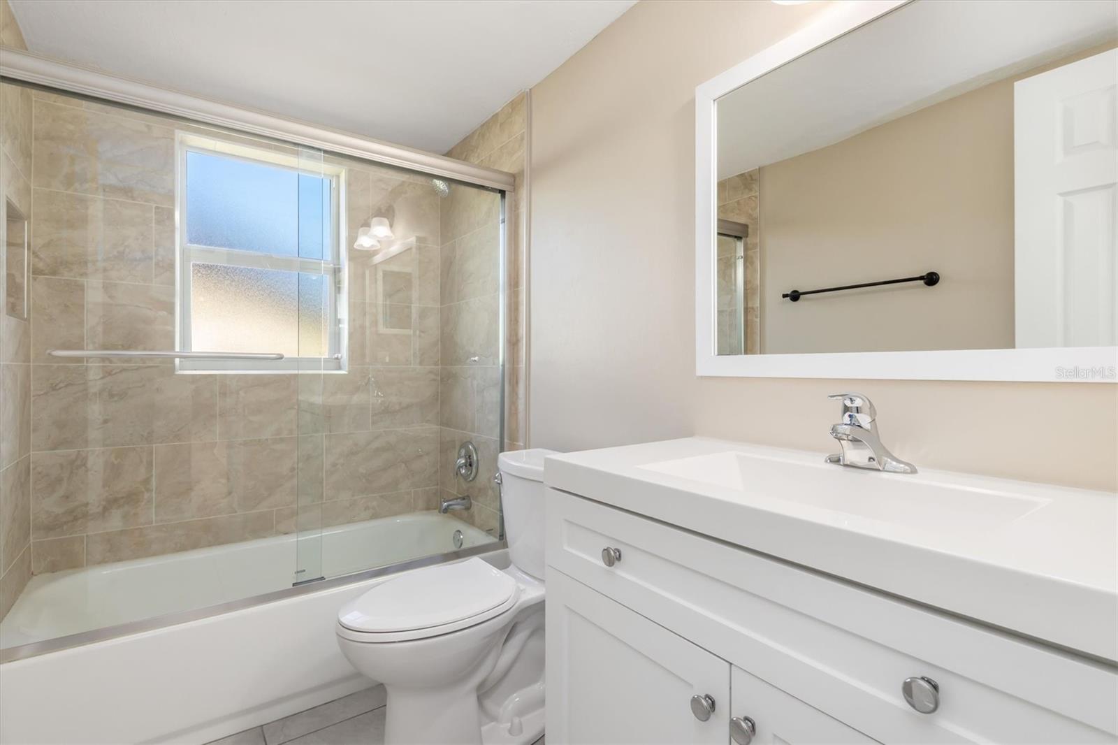 Image 24 of 41 For 20252 Navajo Lane