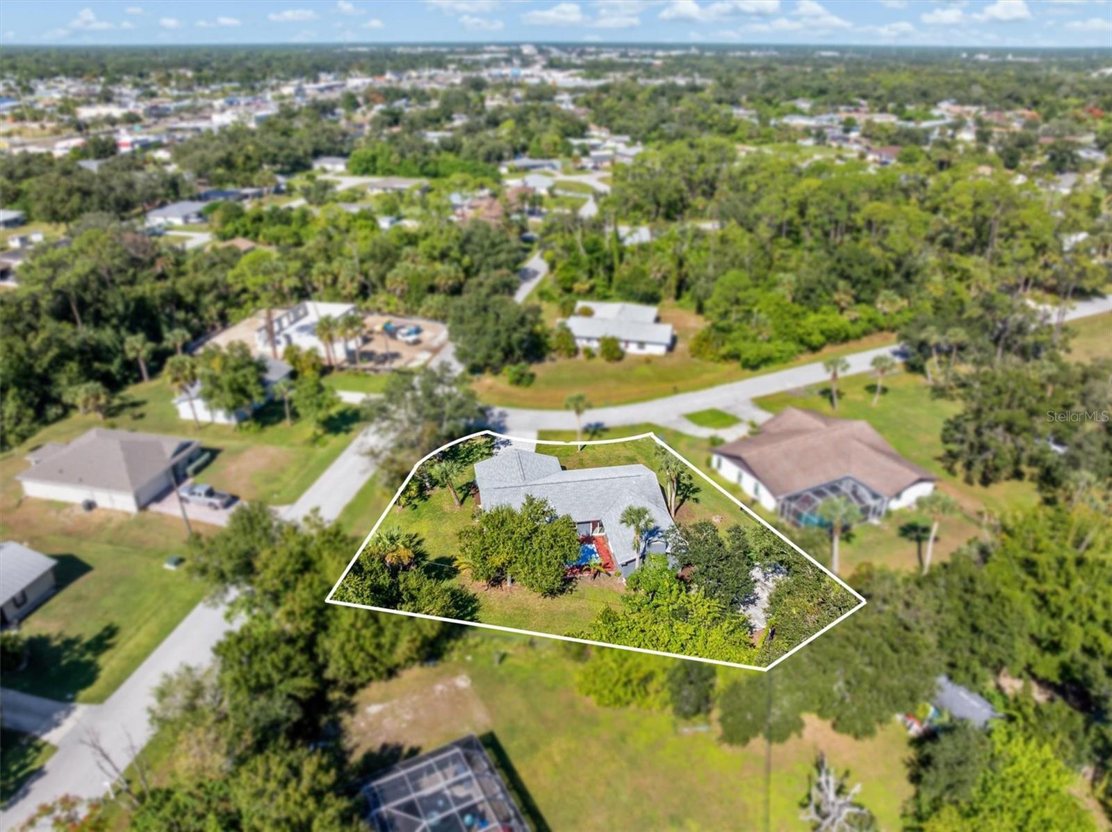 Image 35 of 41 For 20252 Navajo Lane