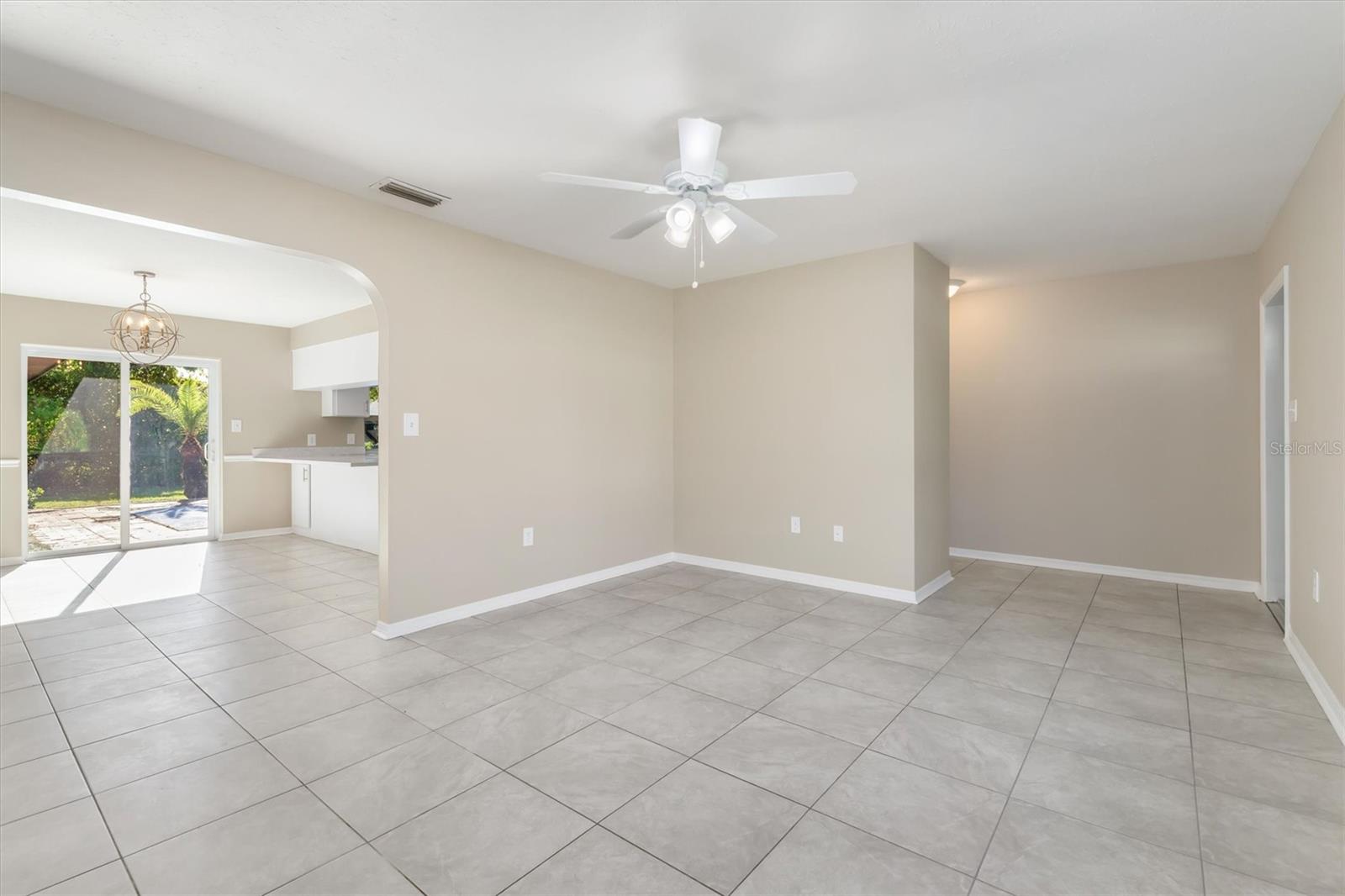 Image 5 of 41 For 20252 Navajo Lane