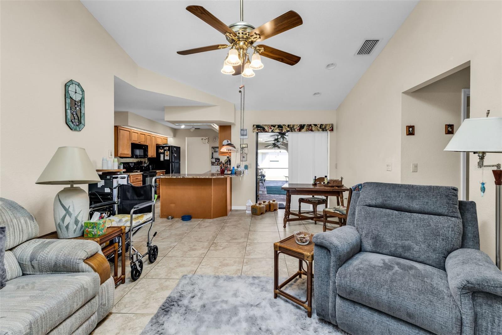 Image 9 of 42 For 15240 Buswell Avenue