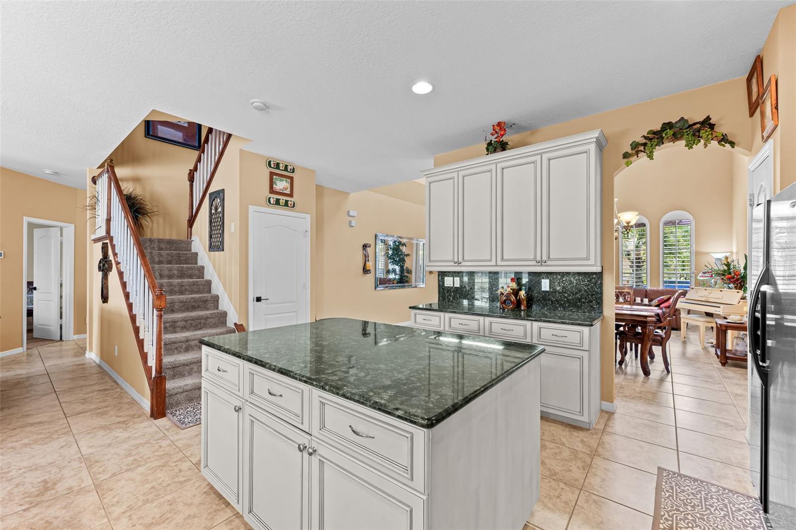 Image 10 of 48 For 15489 Laguna Hills Drive