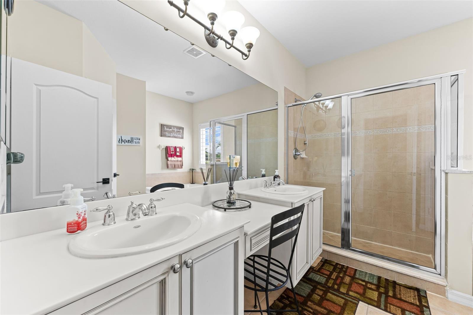 Image 25 of 48 For 15489 Laguna Hills Drive